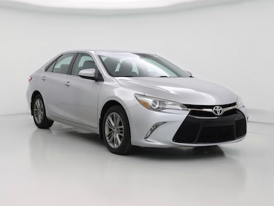 Silver 2017 Toyota Camry SE