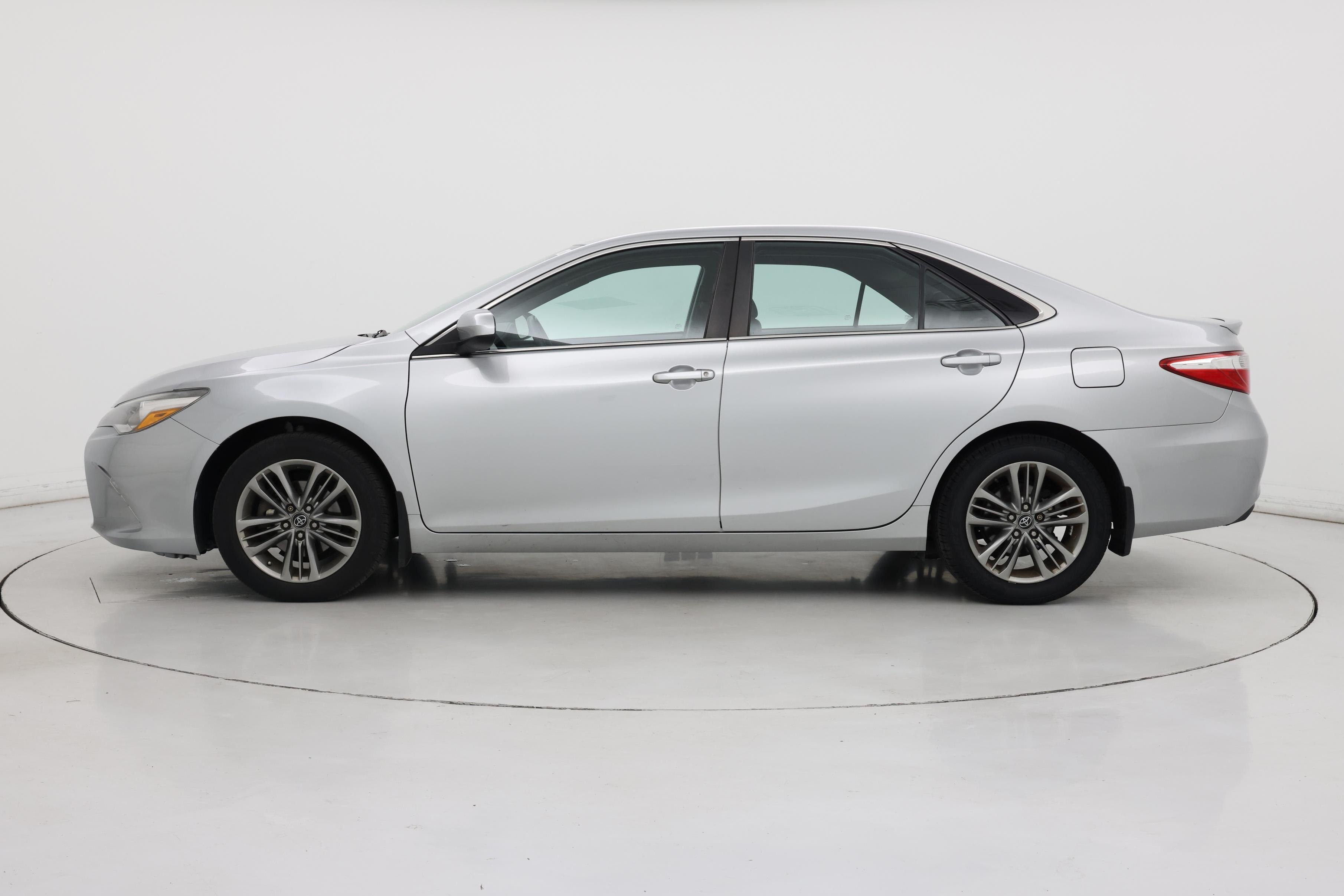 Thumbnail: 2017 Toyota Camry - 3