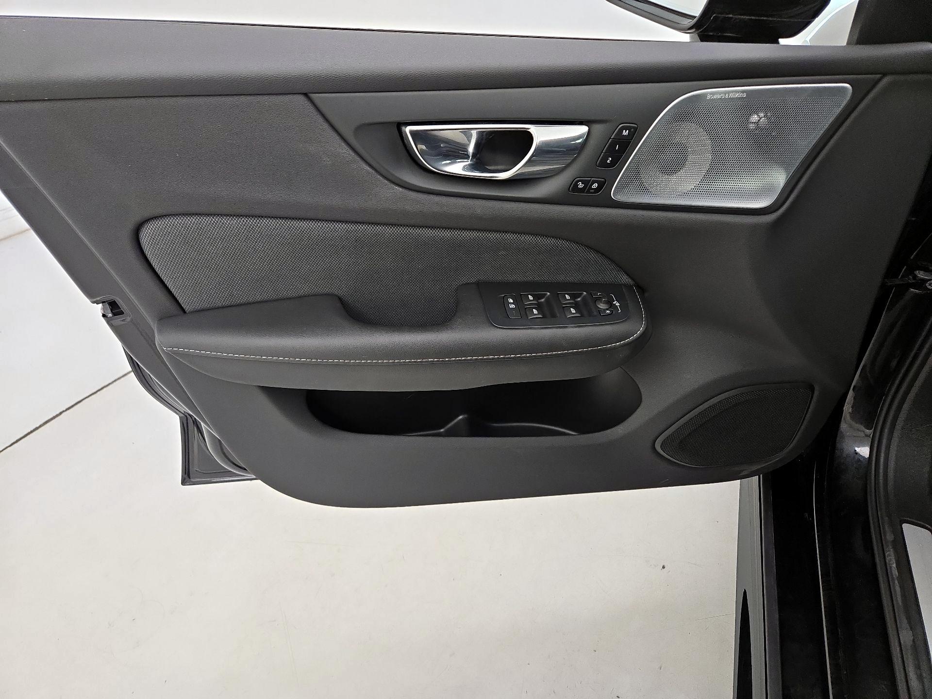Thumbnail: 2021 Volvo S60 - 12