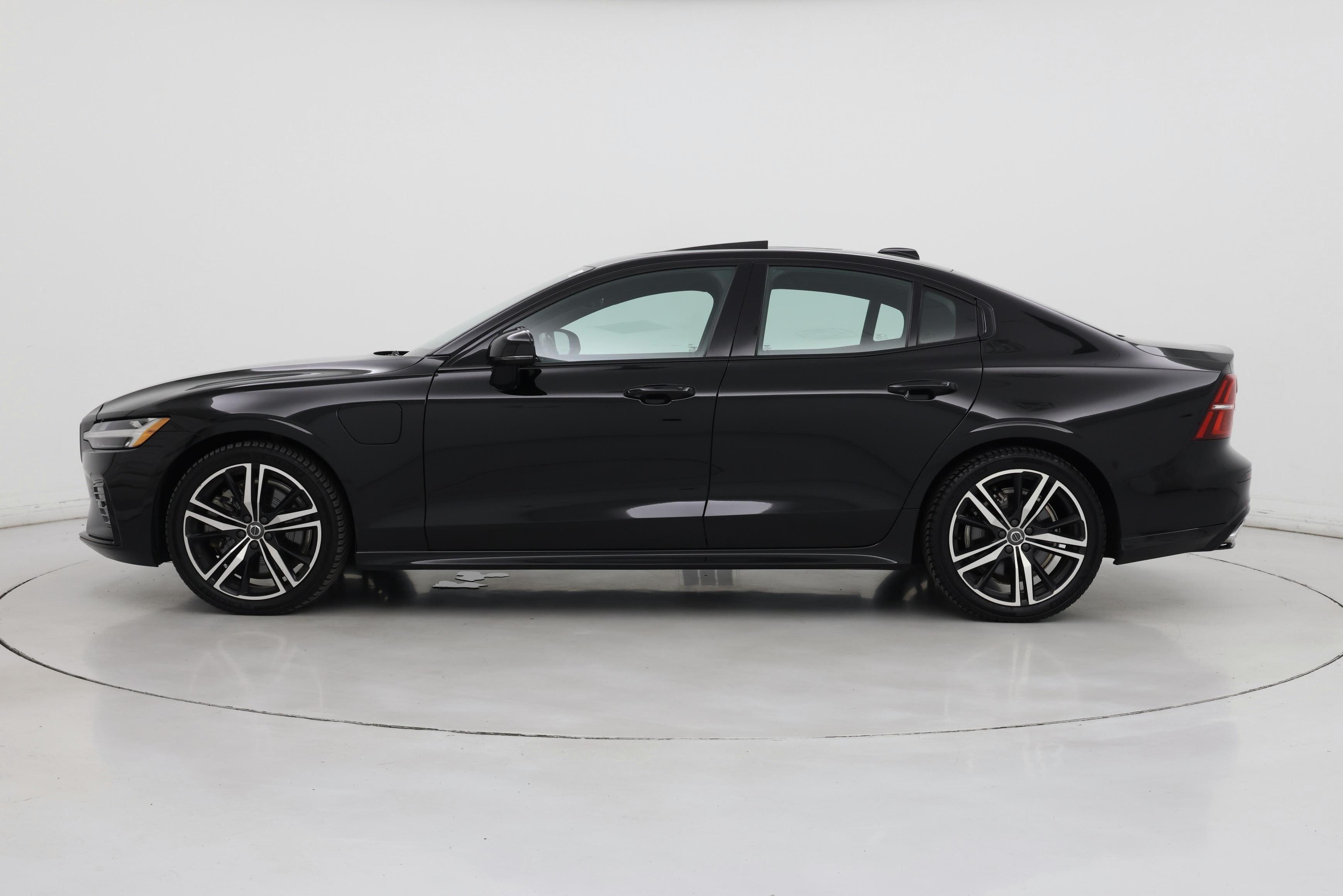 Thumbnail: 2021 Volvo S60 - 3