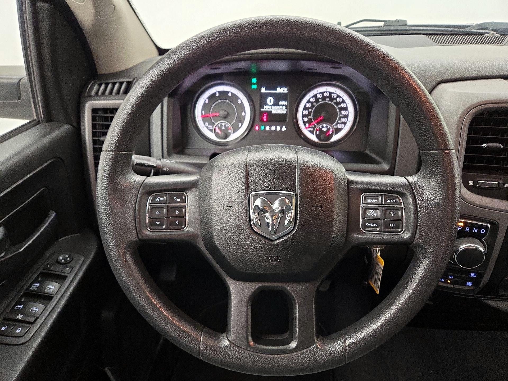 Thumbnail: 2019 RAM 1500 Classic - 10