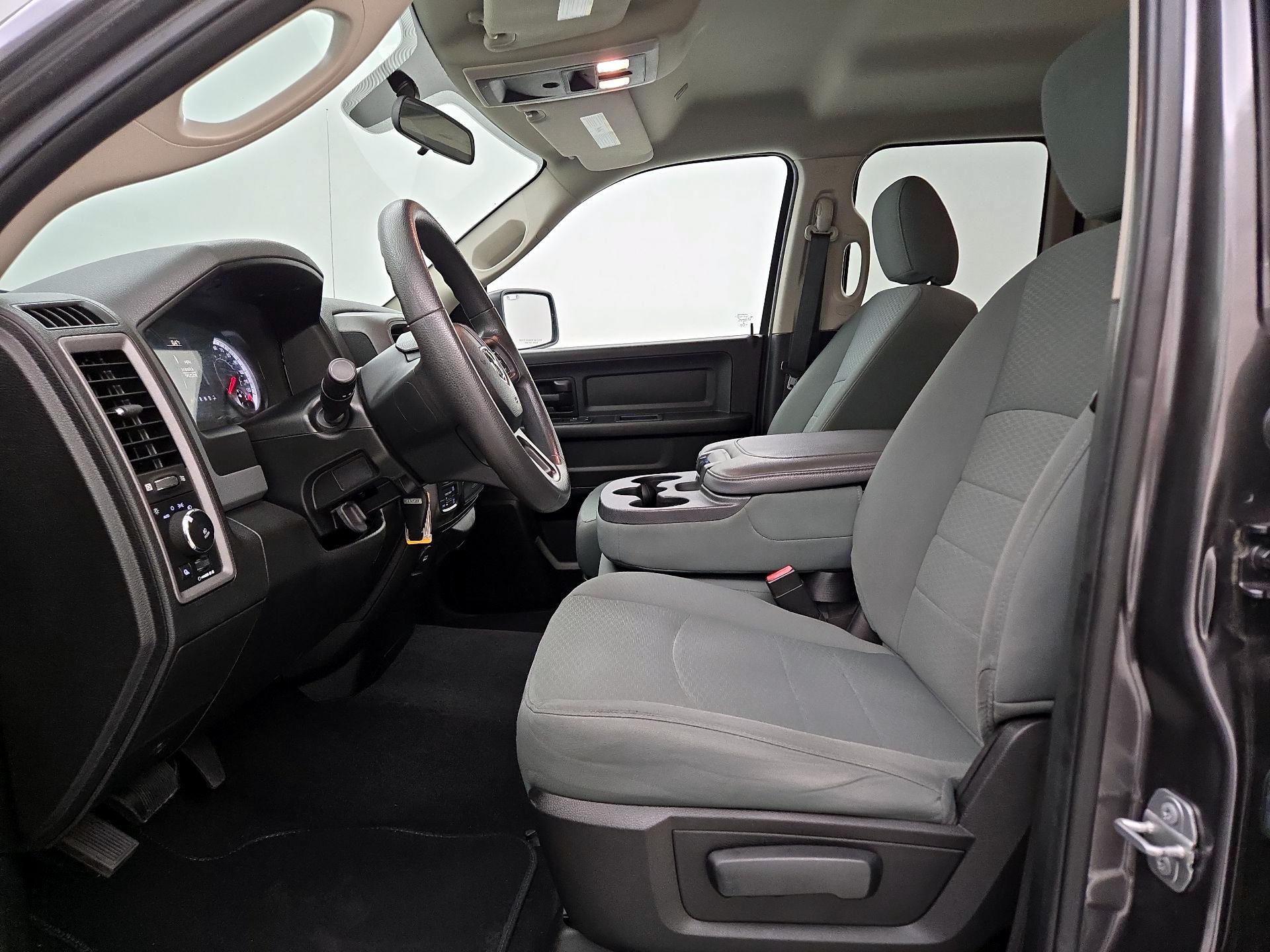 Thumbnail: 2019 RAM 1500 Classic - 11