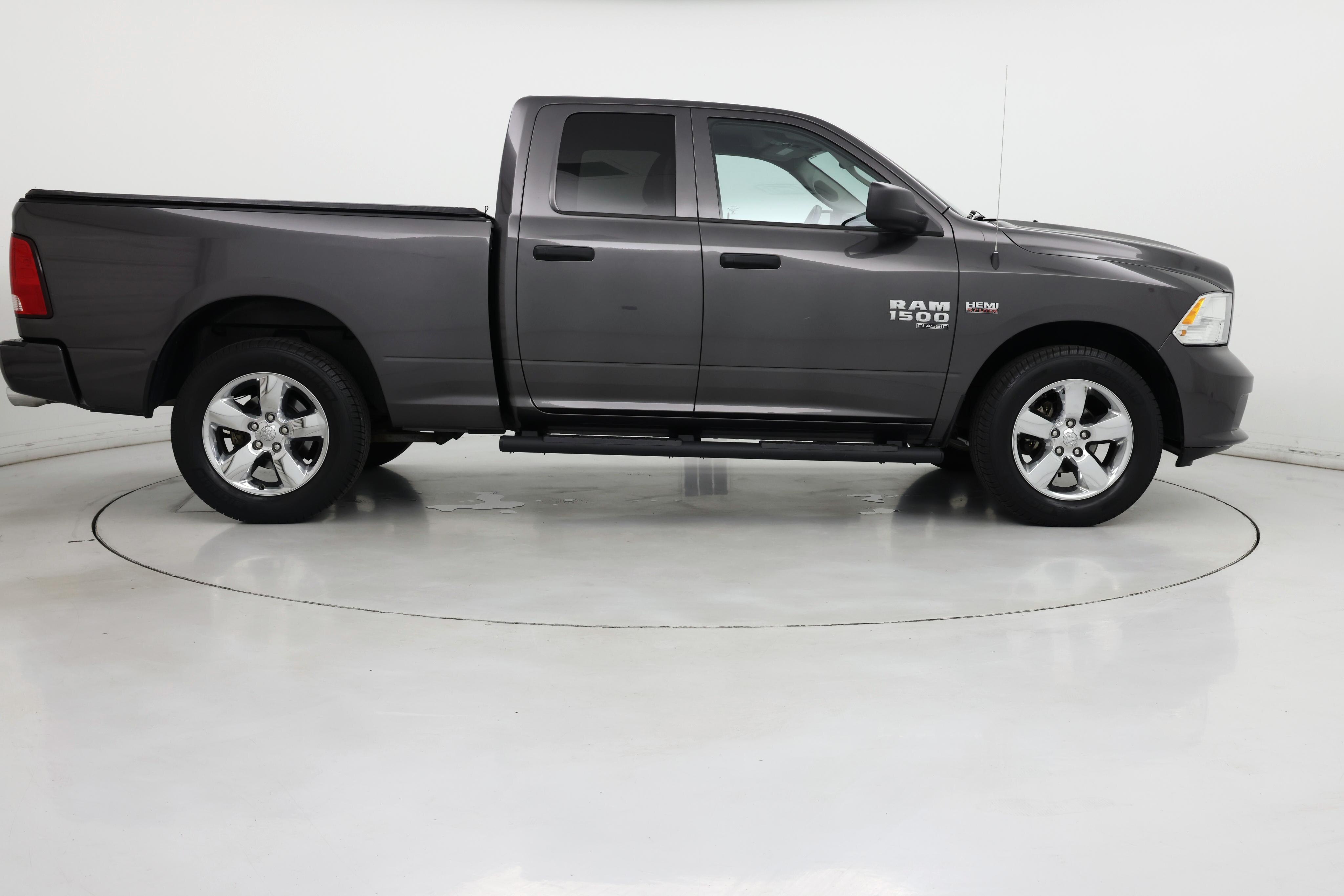 Thumbnail: 2019 RAM 1500 Classic - 7
