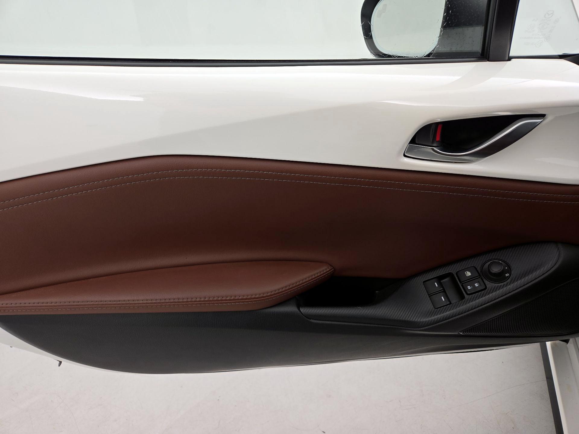 Thumbnail: 2019 Mazda MX-5 Miata - 12