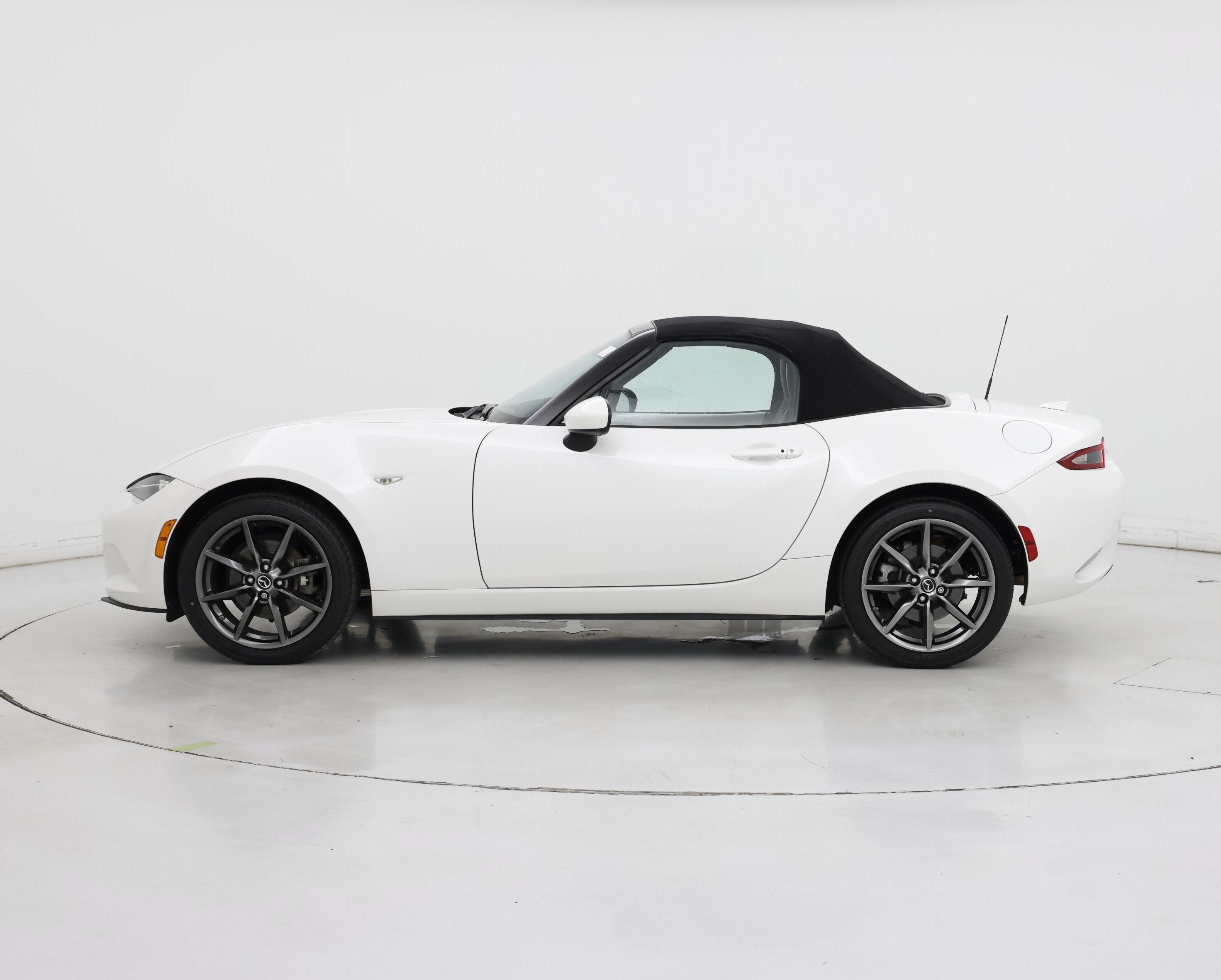 Thumbnail: 2019 Mazda MX-5 Miata - 3