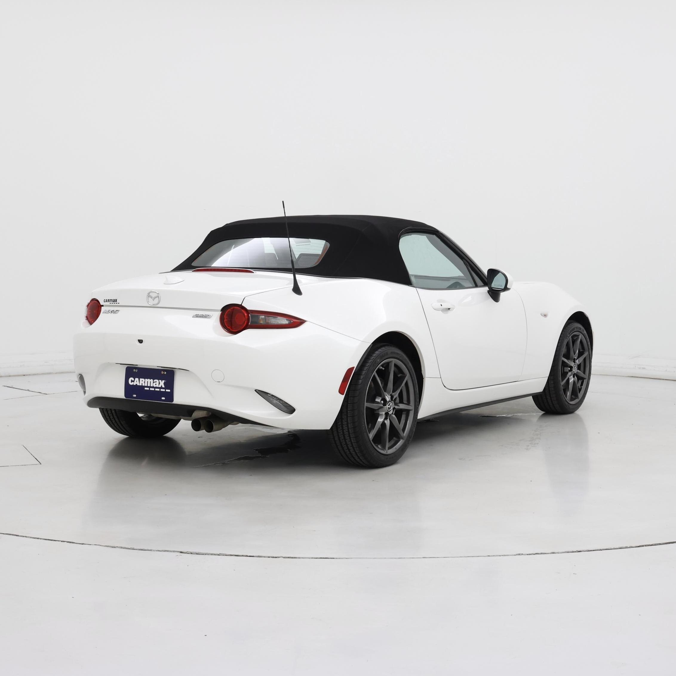 Thumbnail: 2019 Mazda MX-5 Miata - 8