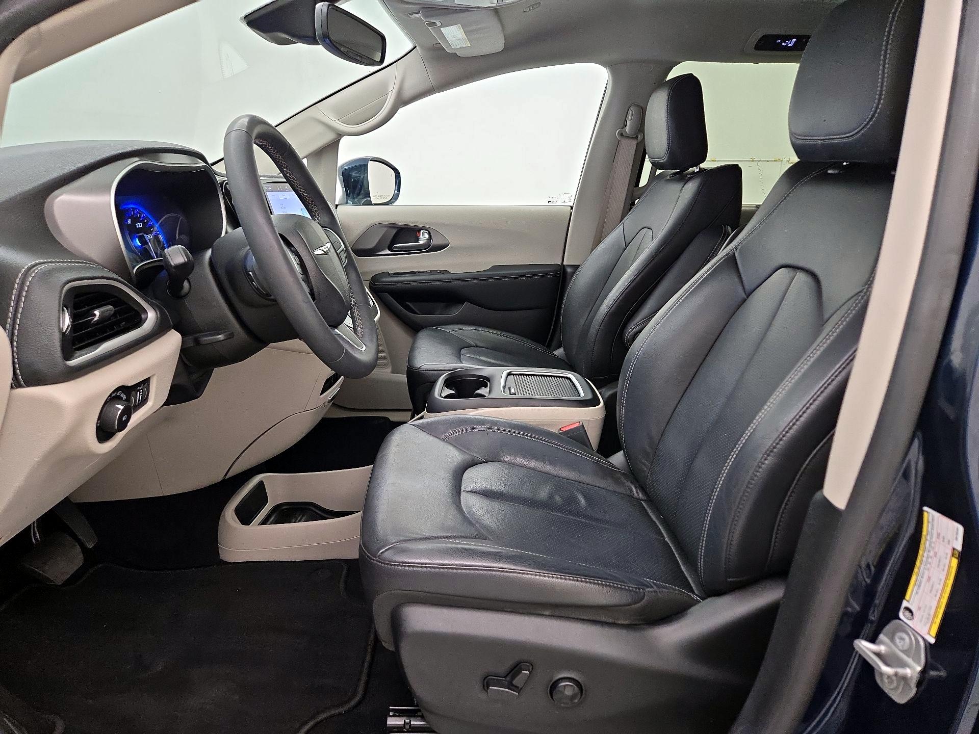 Thumbnail: 2022 Chrysler Pacifica - 11