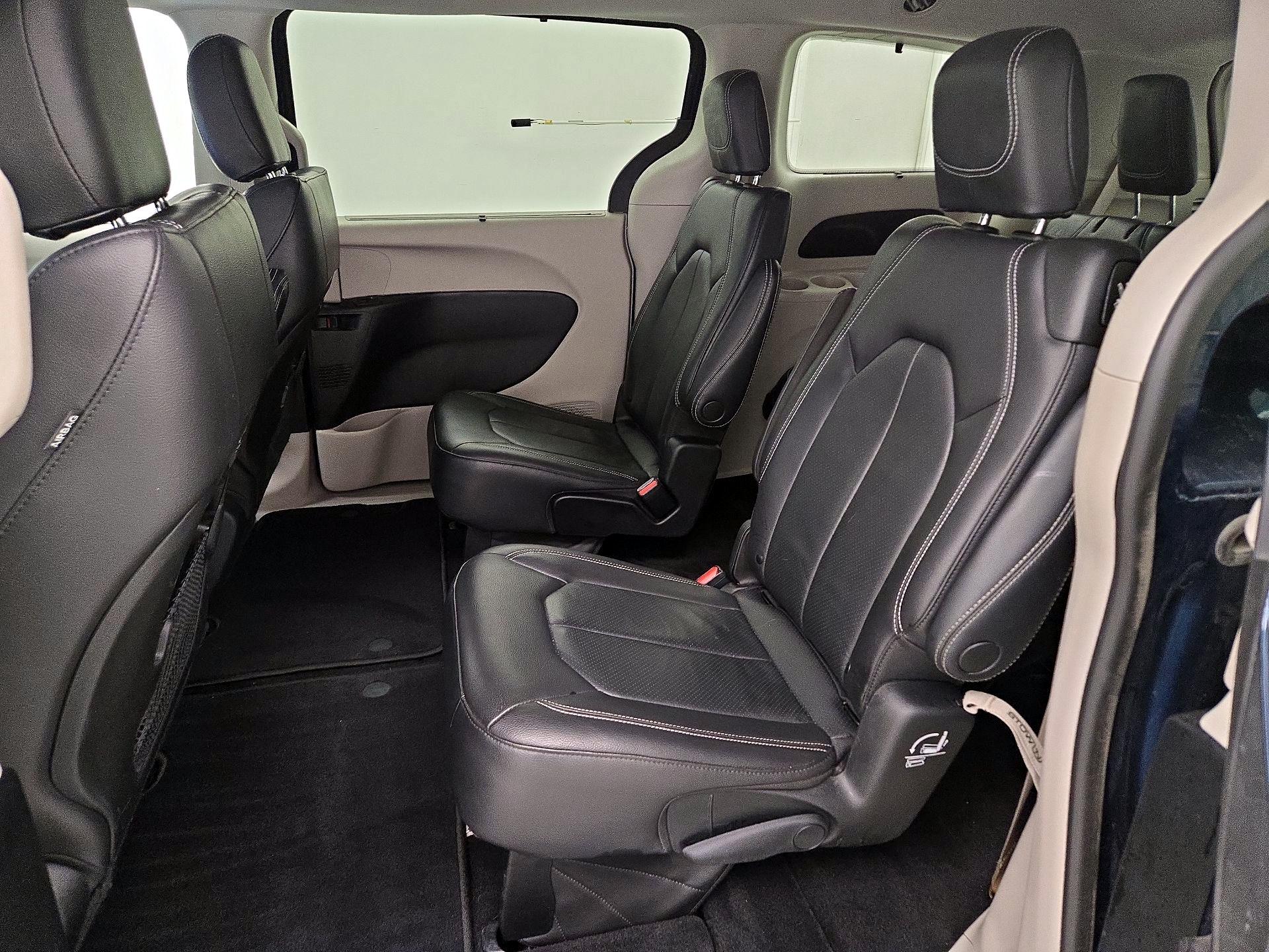 Thumbnail: 2022 Chrysler Pacifica - 19