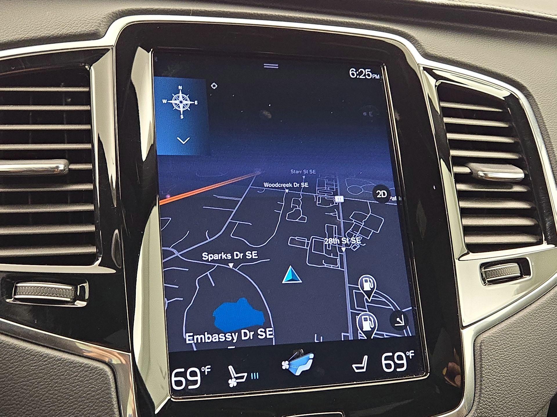 Thumbnail: 2021 Volvo XC90 - 14
