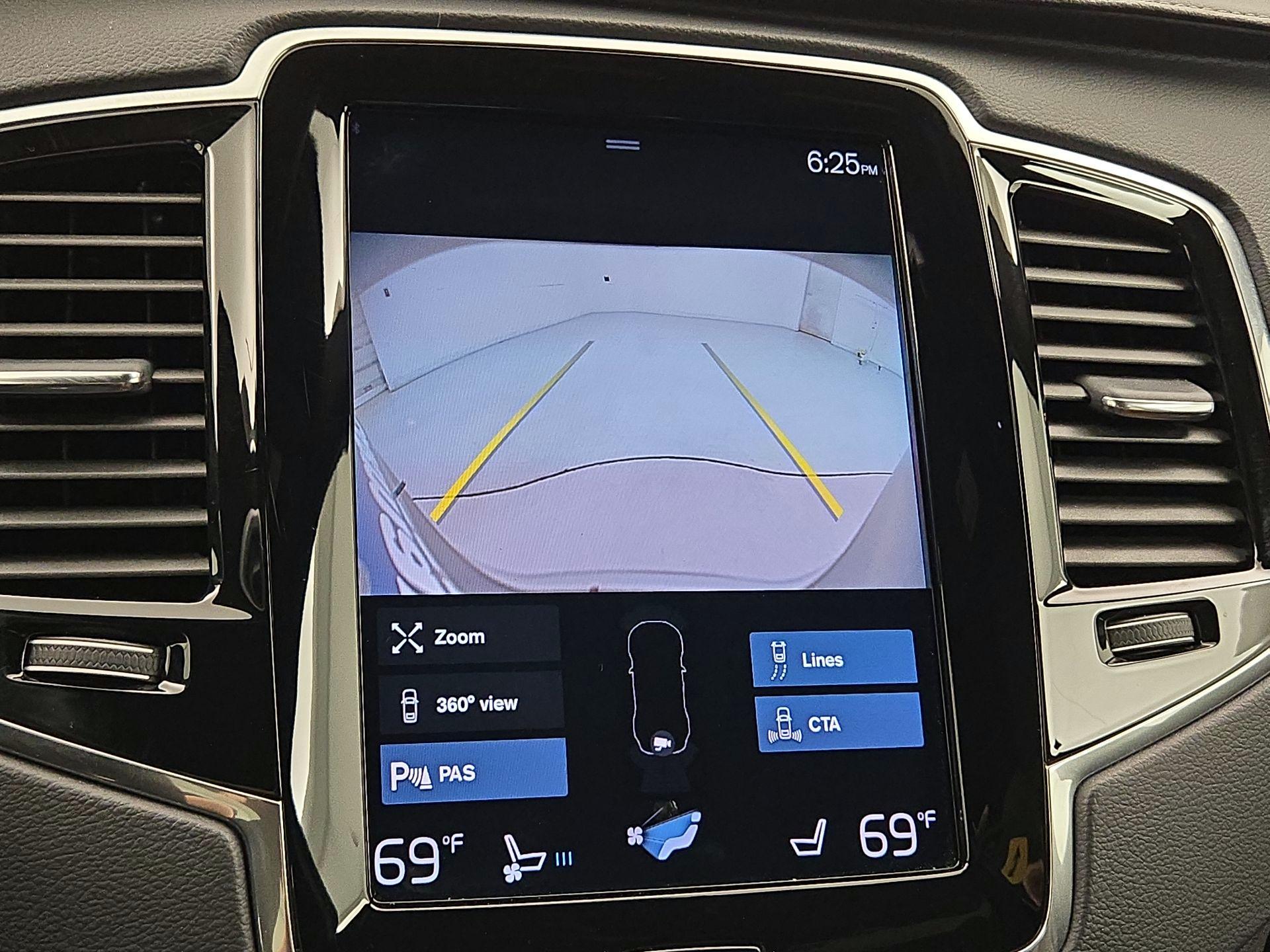 Thumbnail: 2021 Volvo XC90 - 15