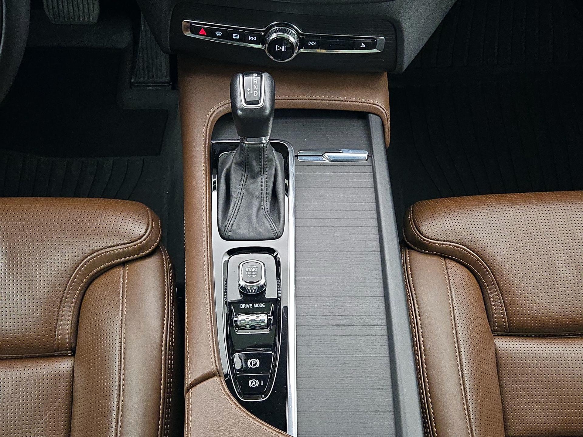 Thumbnail: 2021 Volvo XC90 - 18