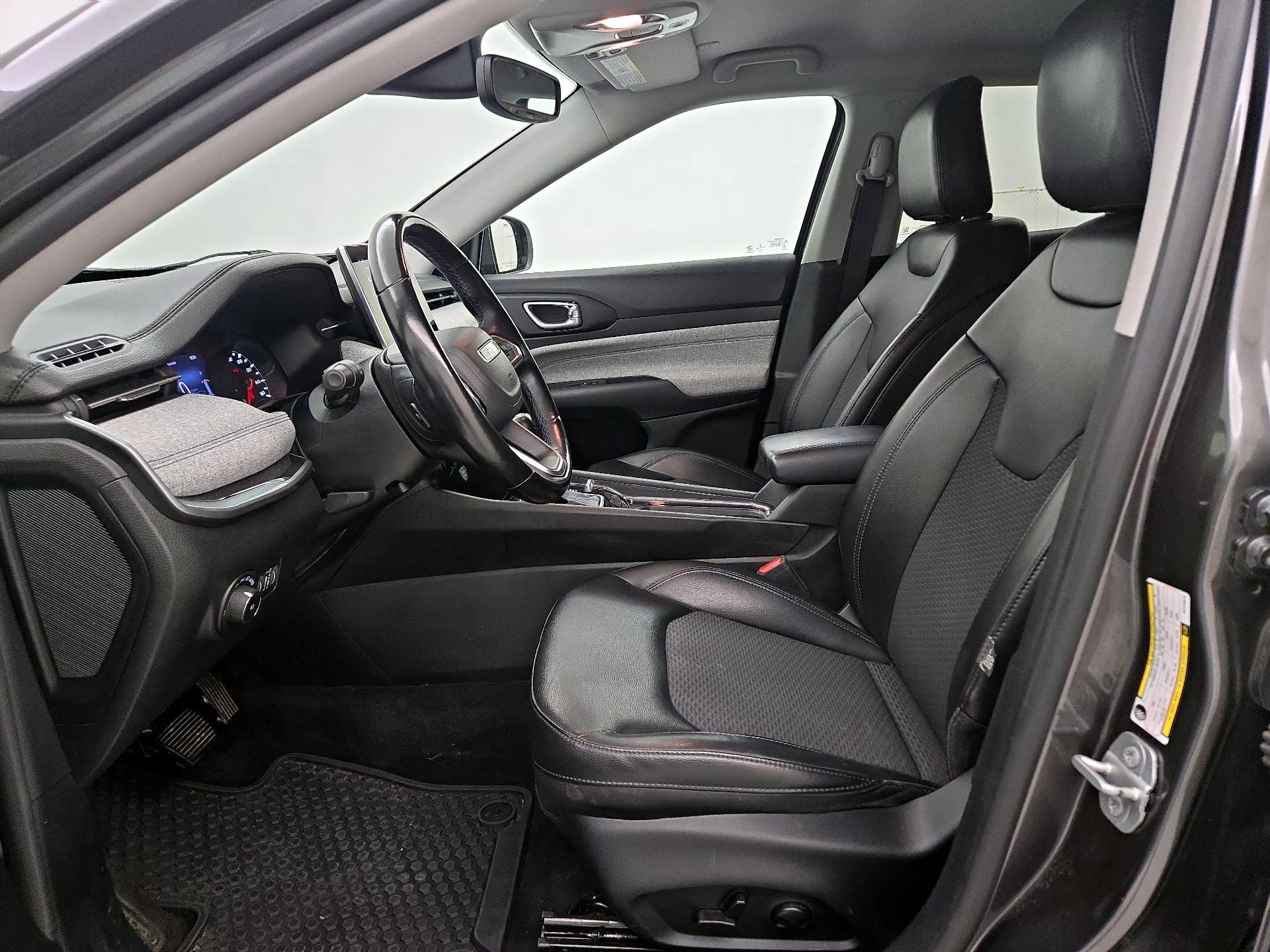 Thumbnail: 2022 Jeep Compass - 11