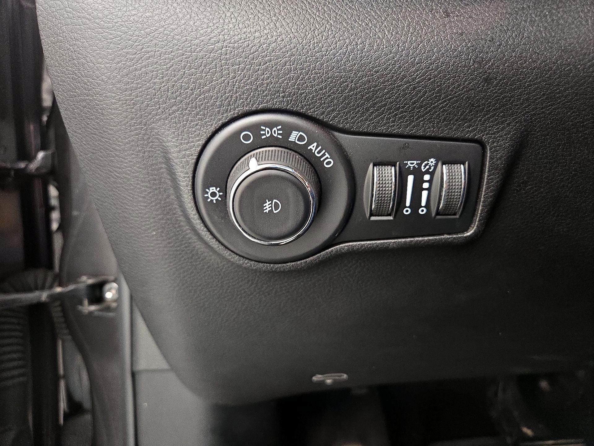 Thumbnail: 2022 Jeep Compass - 13