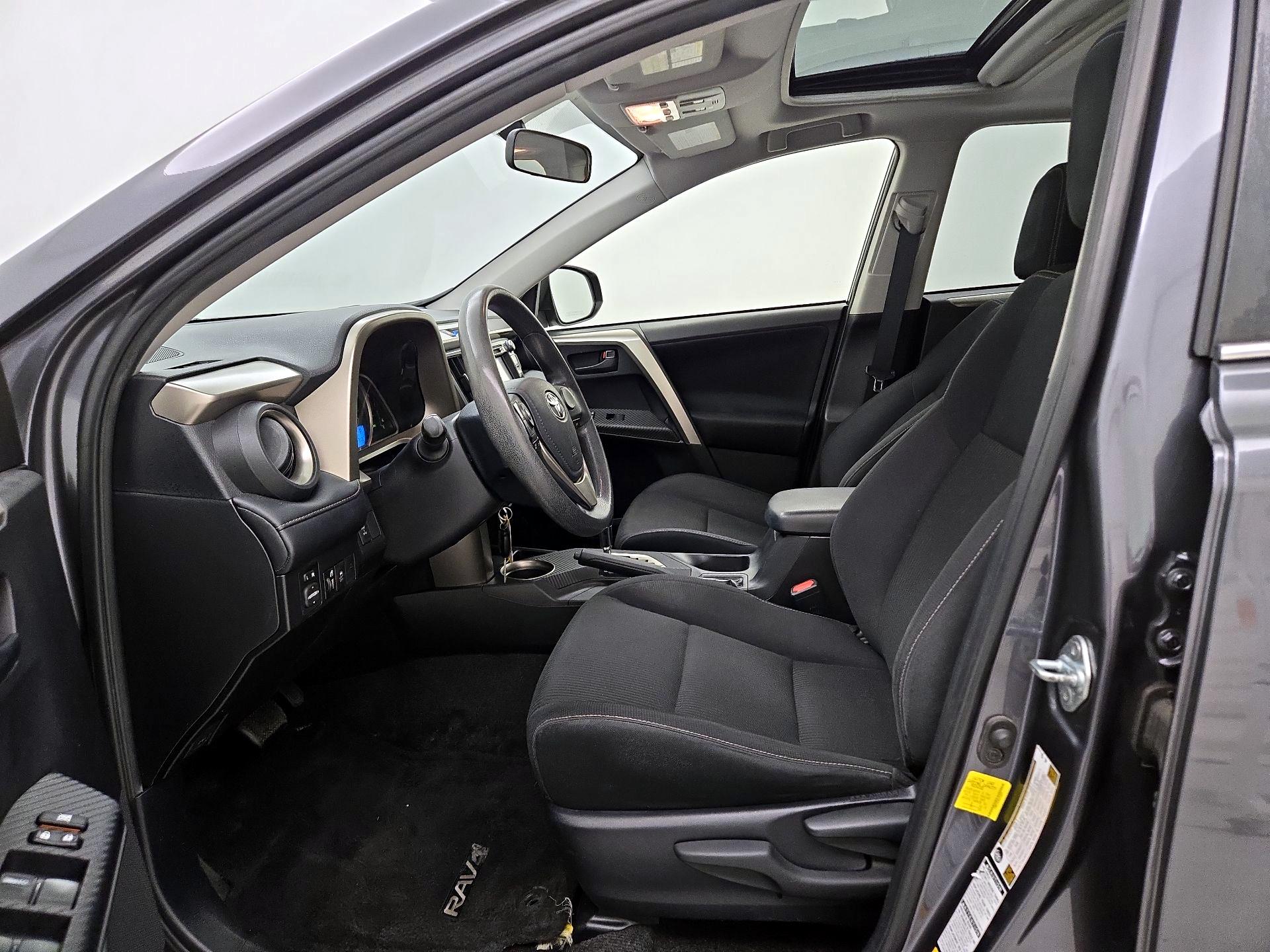Thumbnail: 2013 Toyota RAV4 - 11