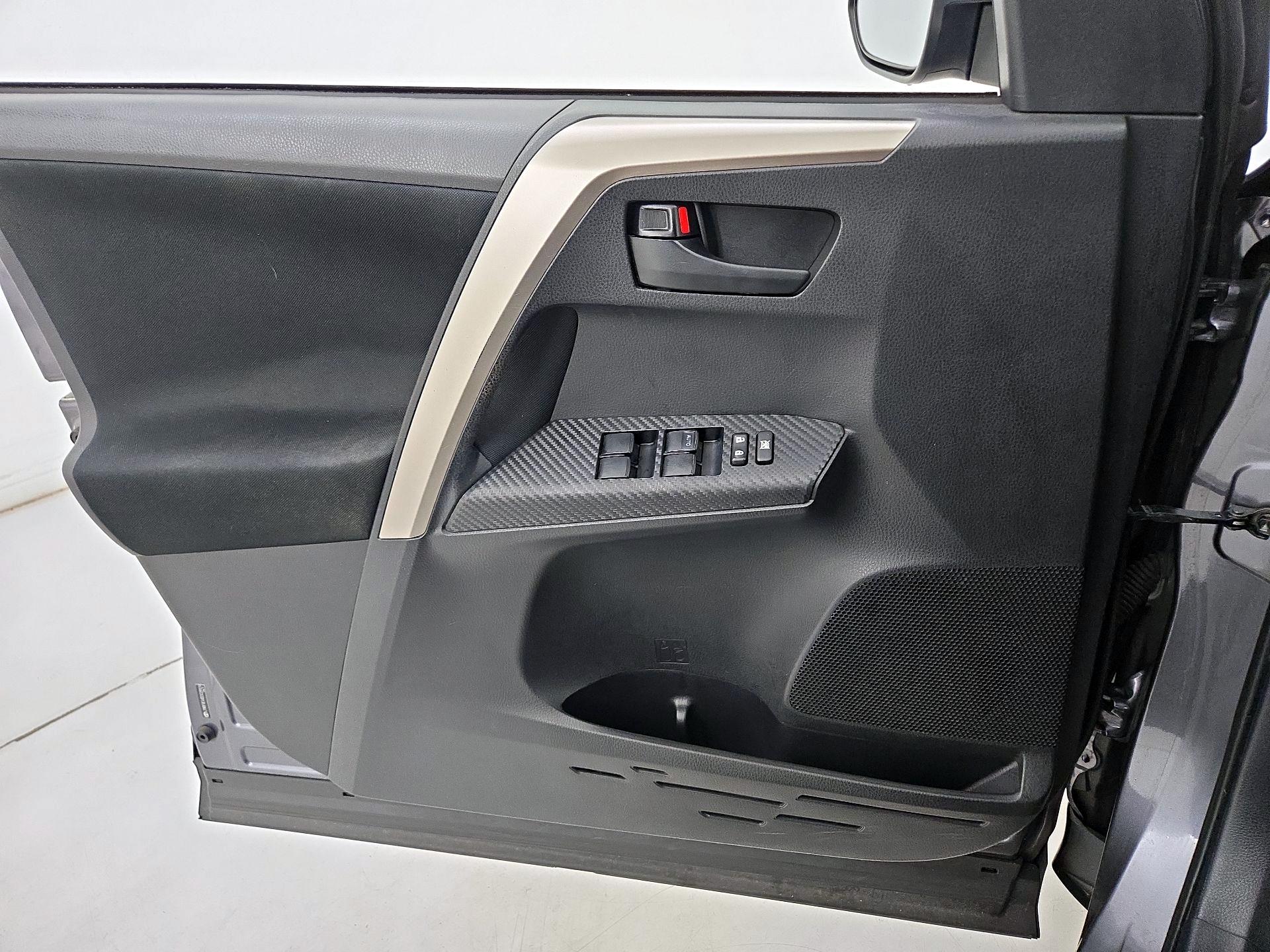 Thumbnail: 2013 Toyota RAV4 - 12