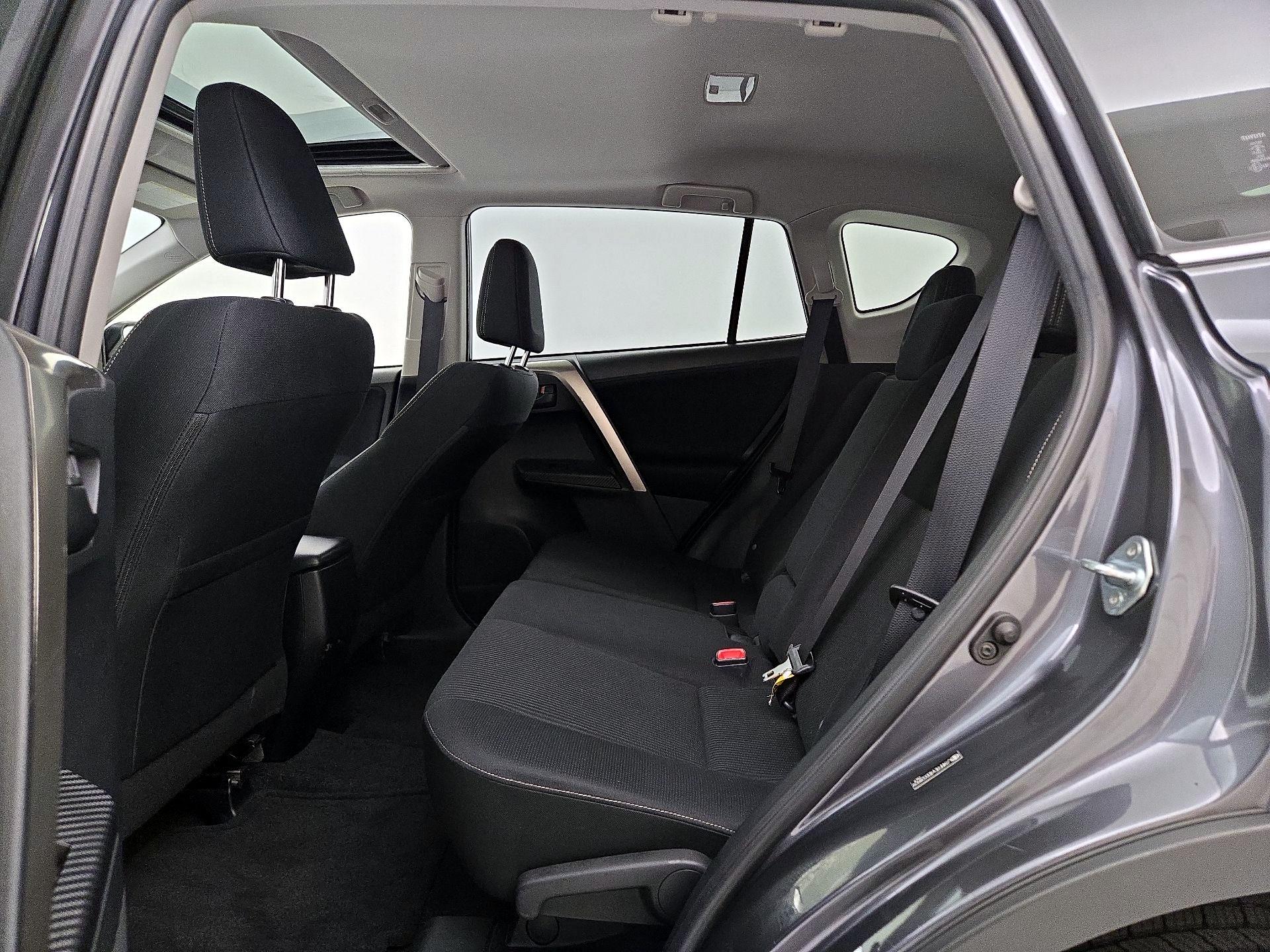 Thumbnail: 2013 Toyota RAV4 - 20