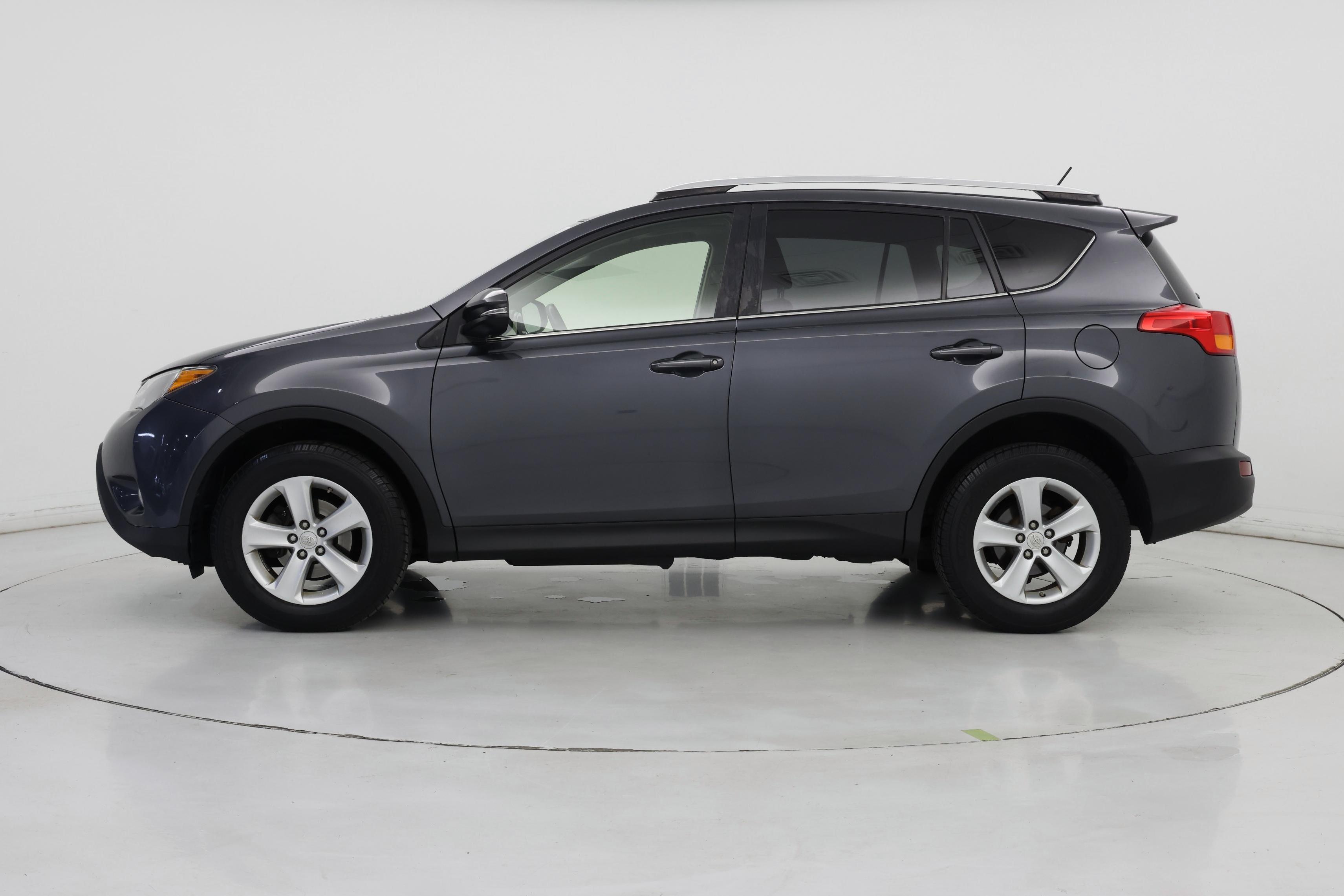 Thumbnail: 2013 Toyota RAV4 - 3