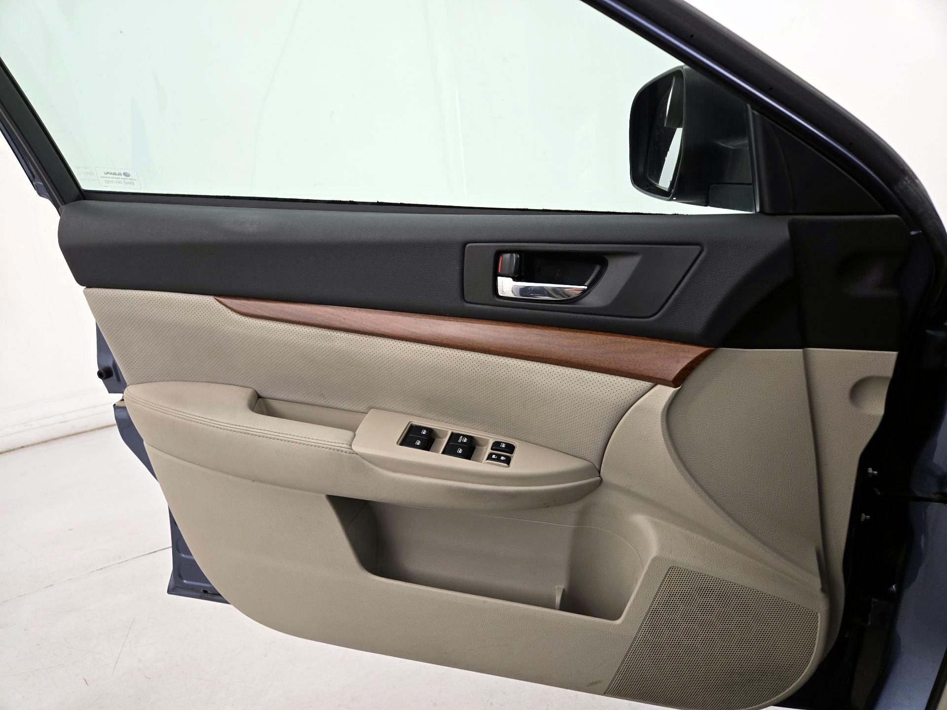 Thumbnail: 2013 Subaru Outback - 12
