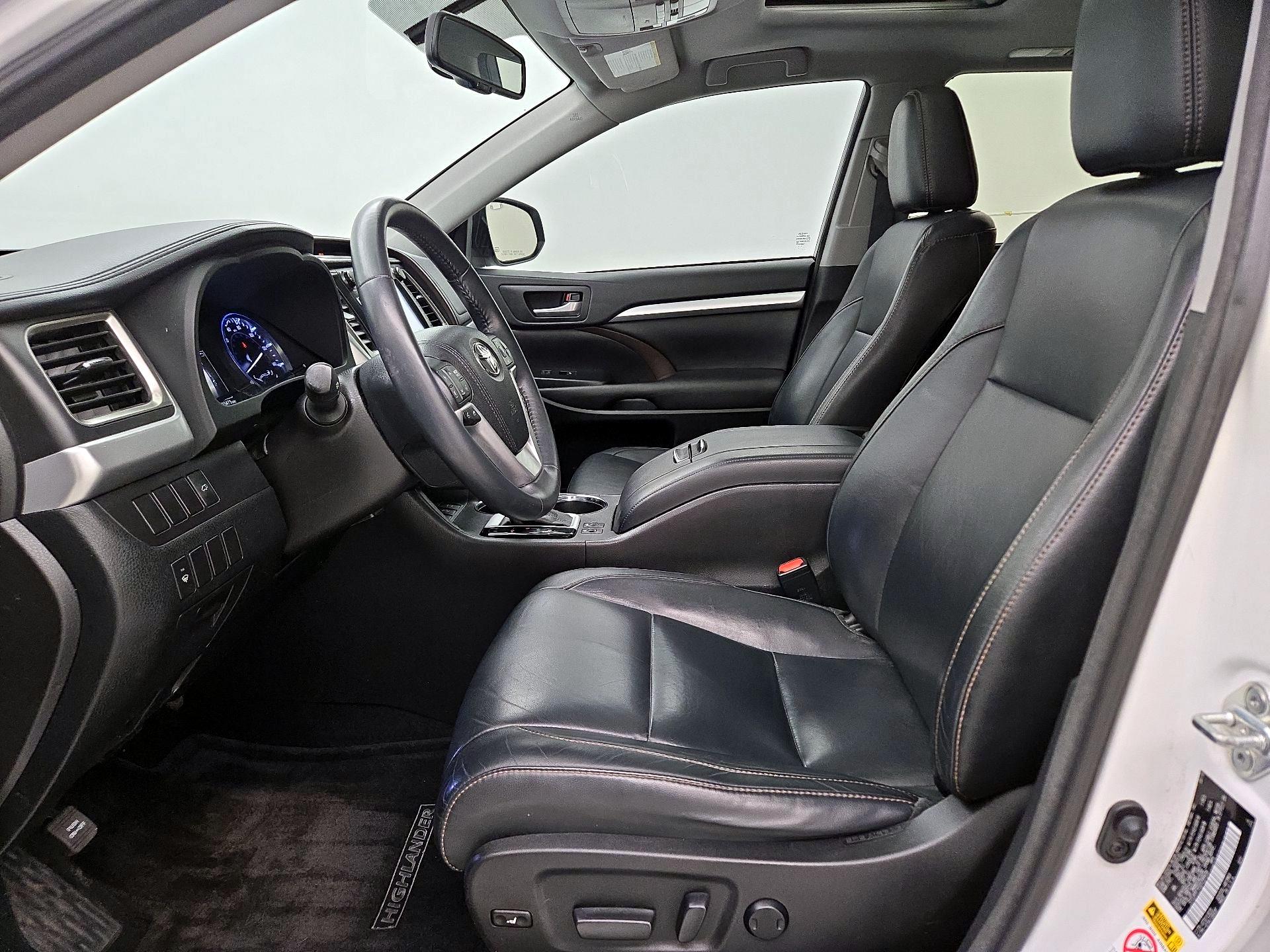 Thumbnail: 2016 Toyota Highlander - 11