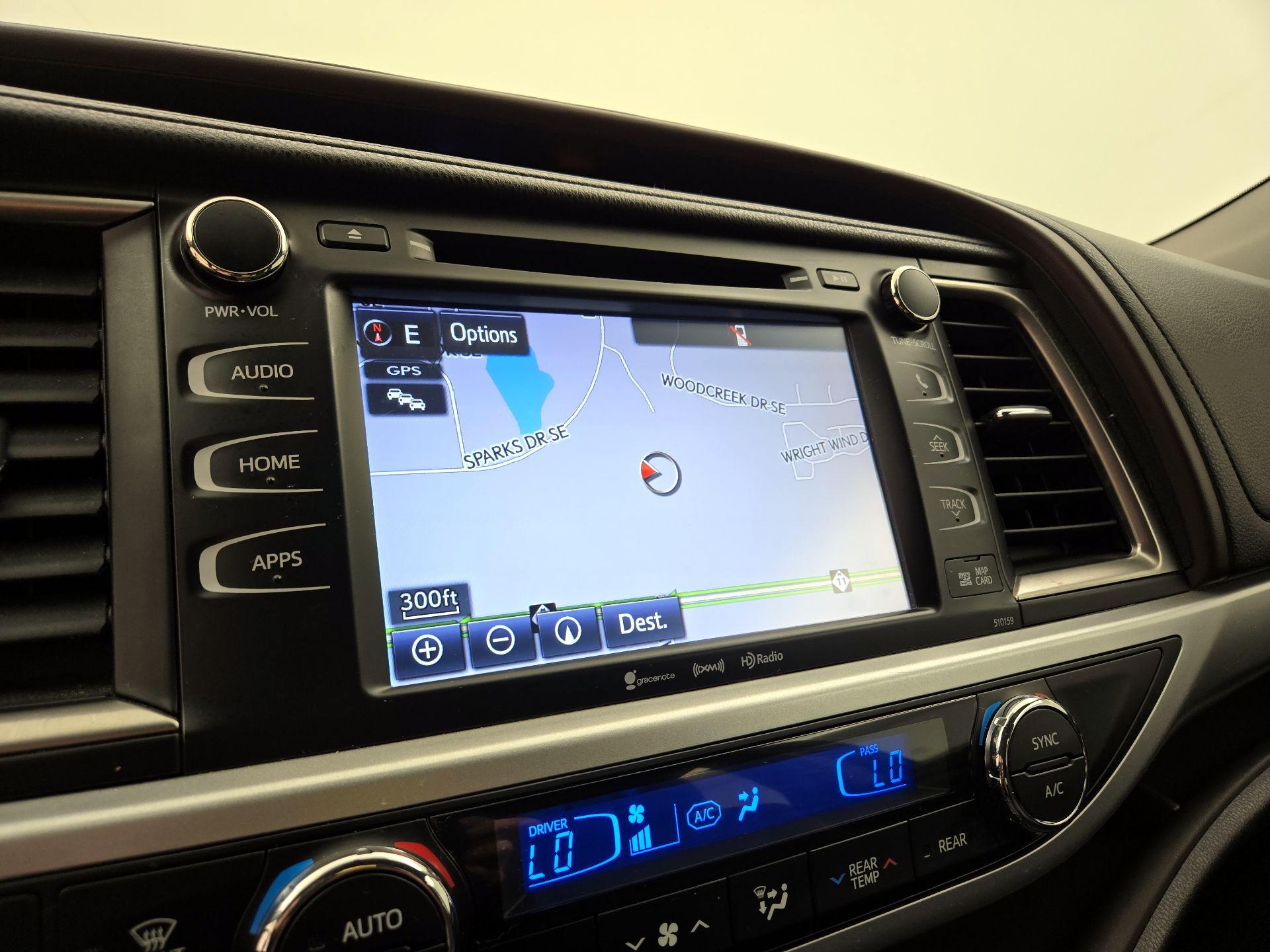 Thumbnail: 2016 Toyota Highlander - 14