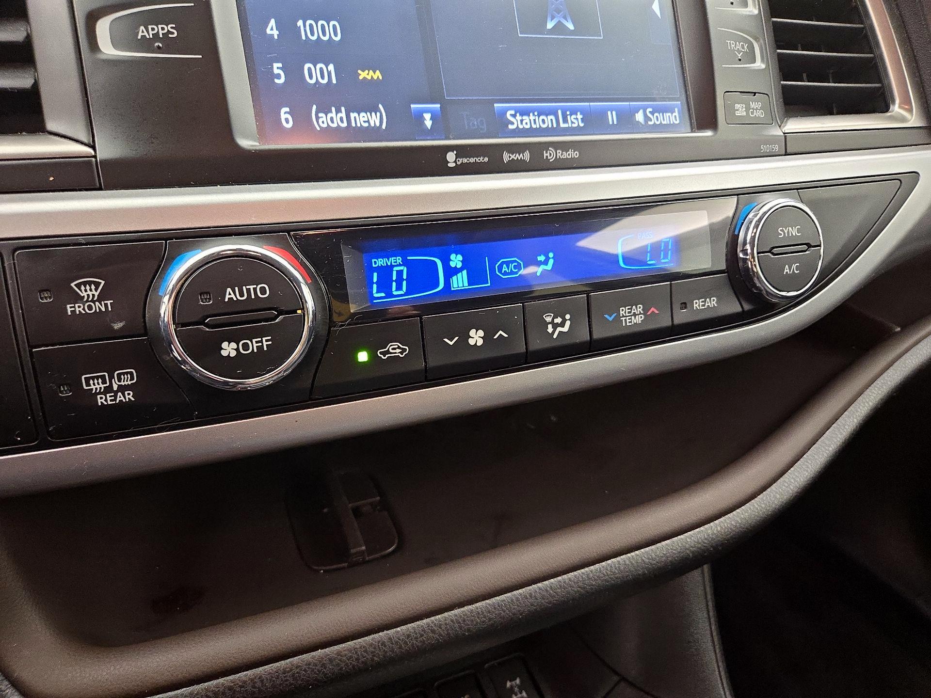 Thumbnail: 2016 Toyota Highlander - 17