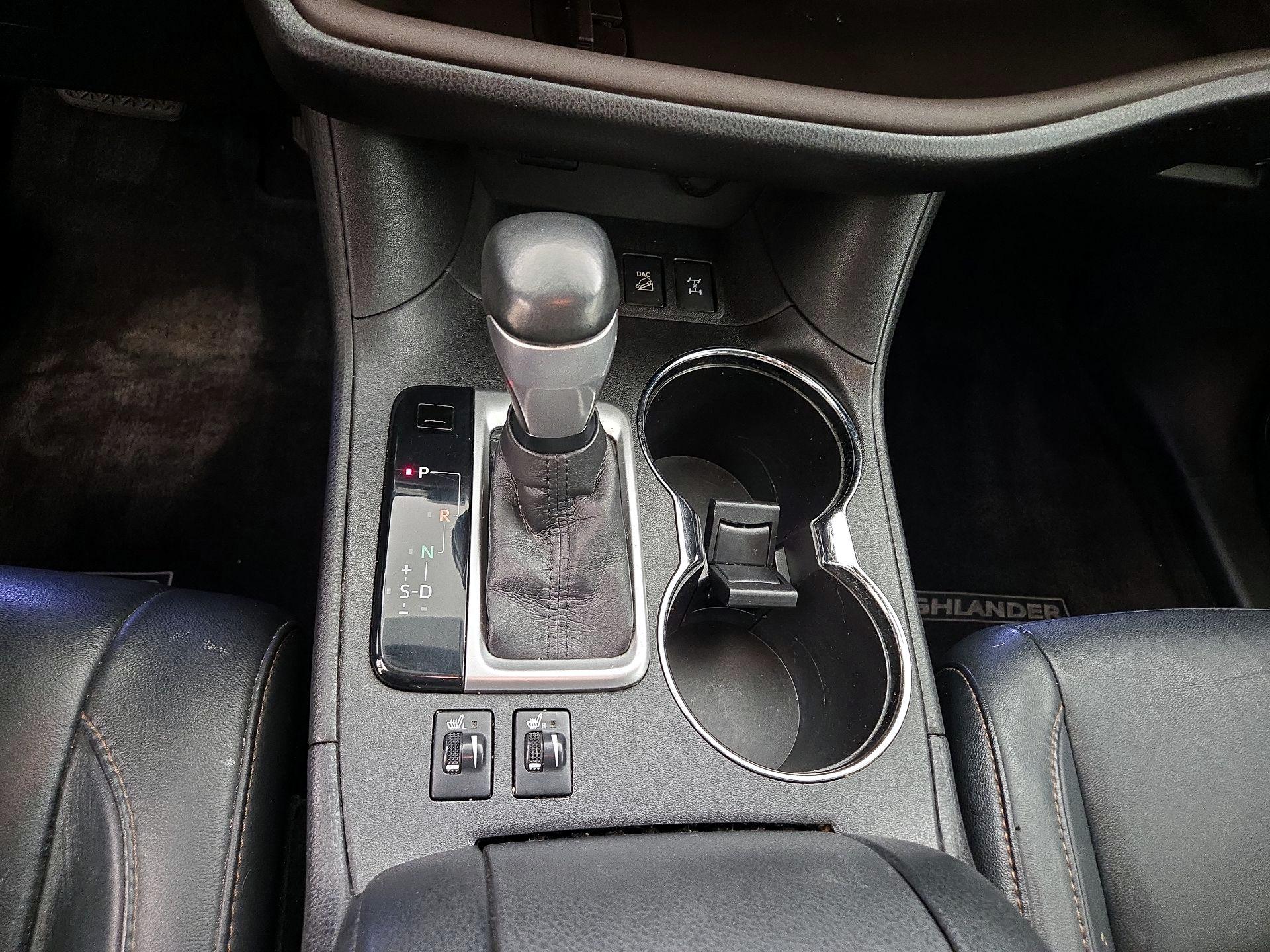 Thumbnail: 2016 Toyota Highlander - 18