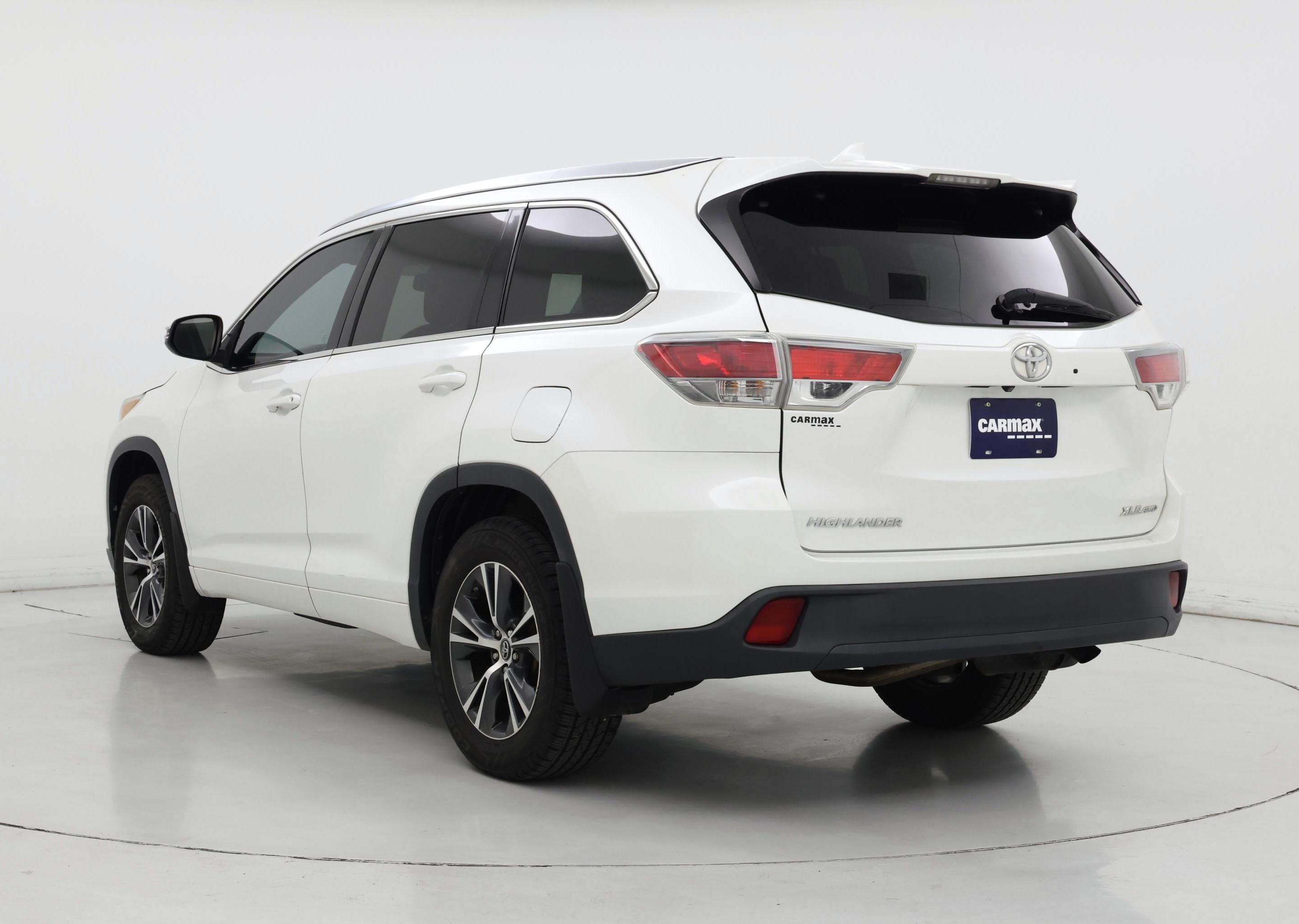Thumbnail: 2016 Toyota Highlander - 2