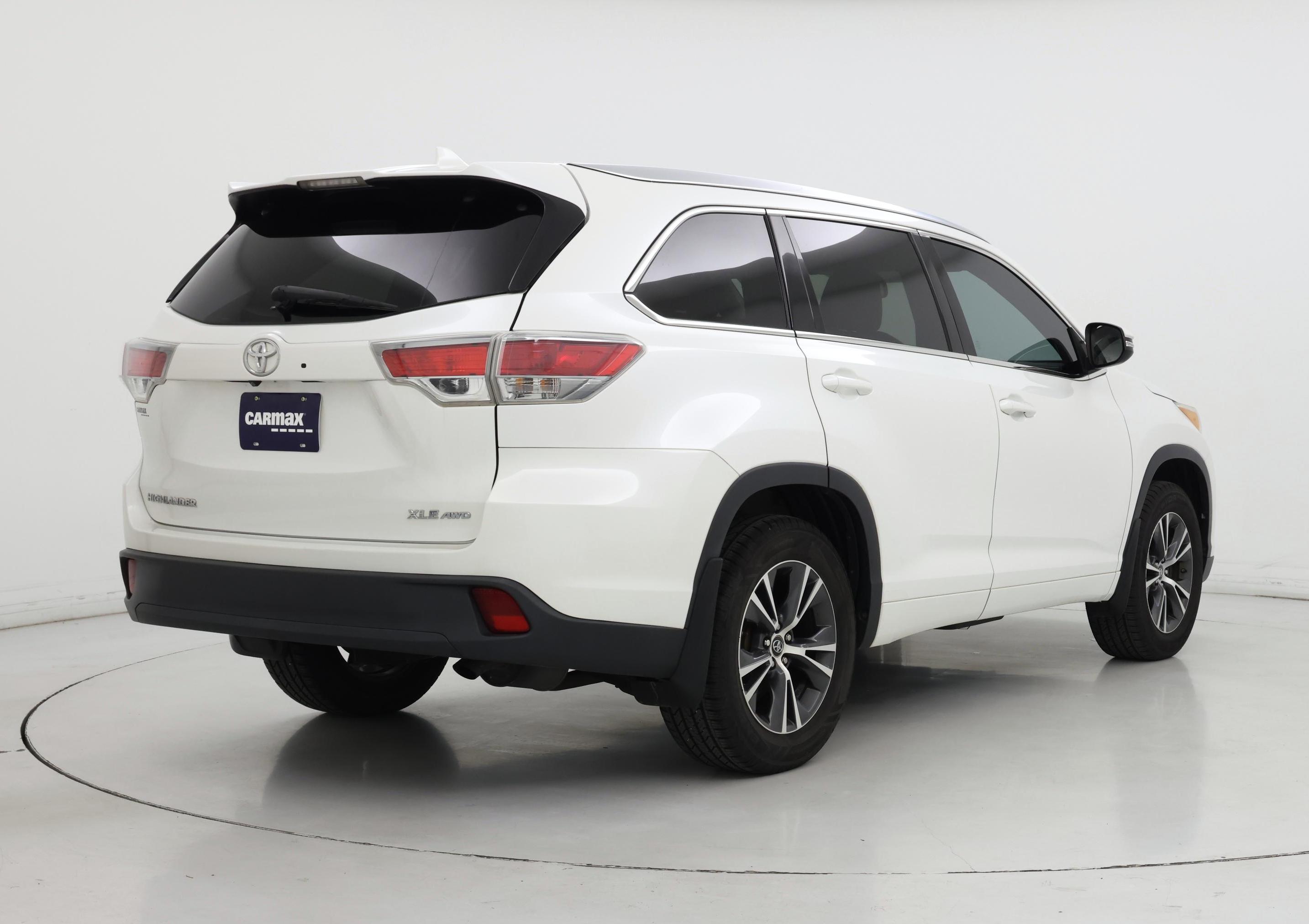 Thumbnail: 2016 Toyota Highlander - 8