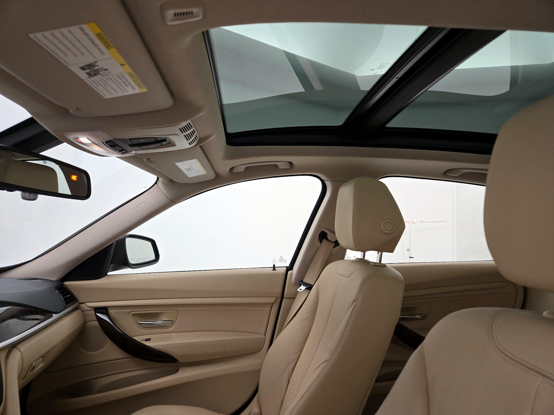 Thumbnail: 2015 BMW 3 Series - 20