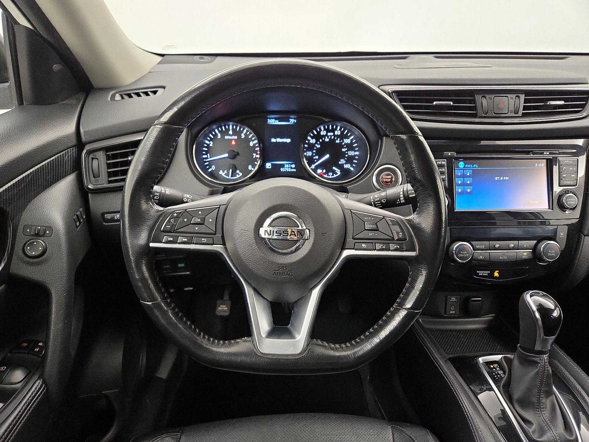 Thumbnail: 2017 Nissan Rogue - 10