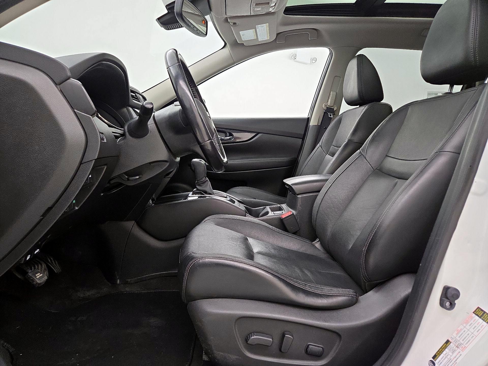 Thumbnail: 2017 Nissan Rogue - 11
