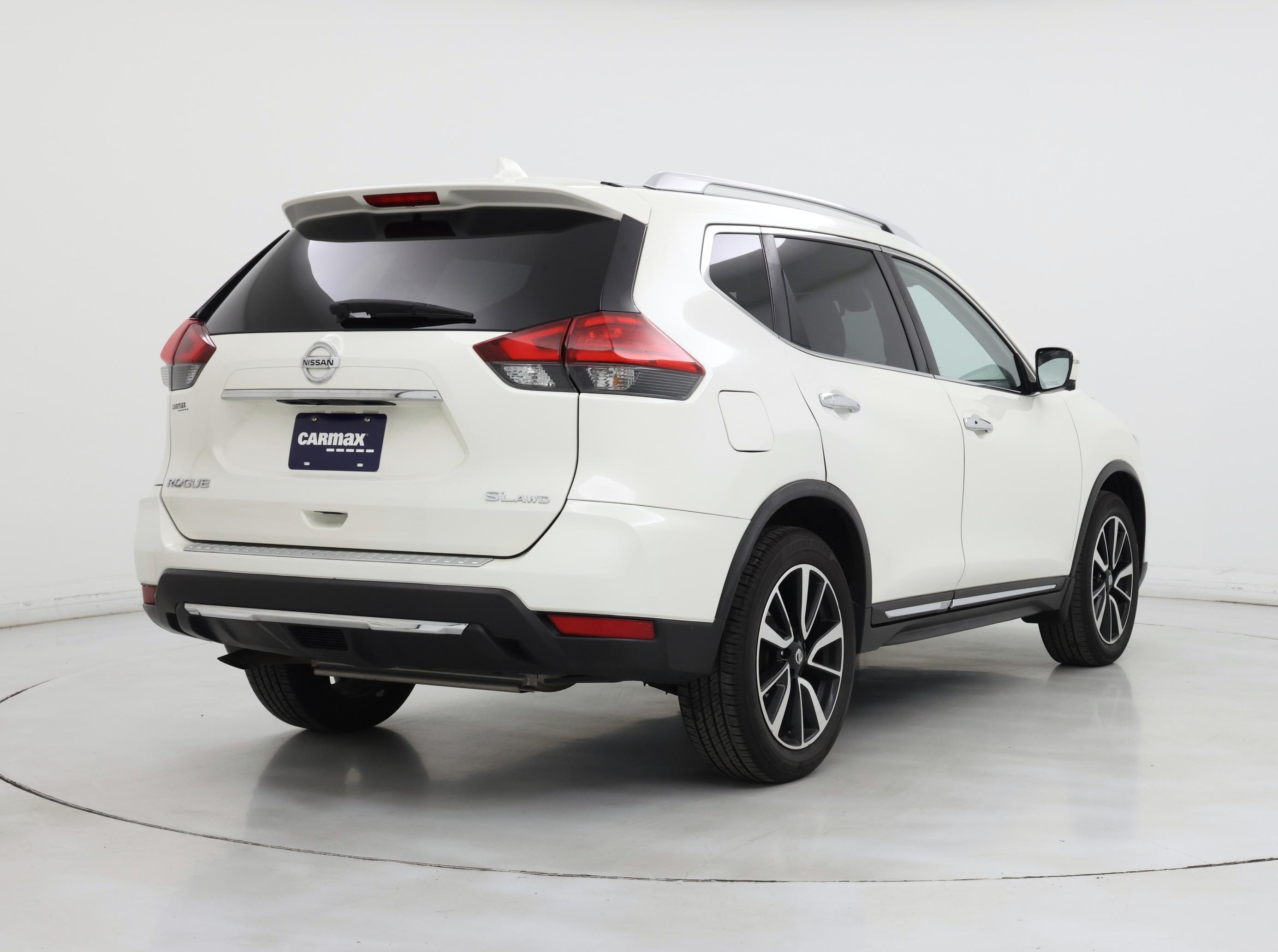 Thumbnail: 2017 Nissan Rogue - 8