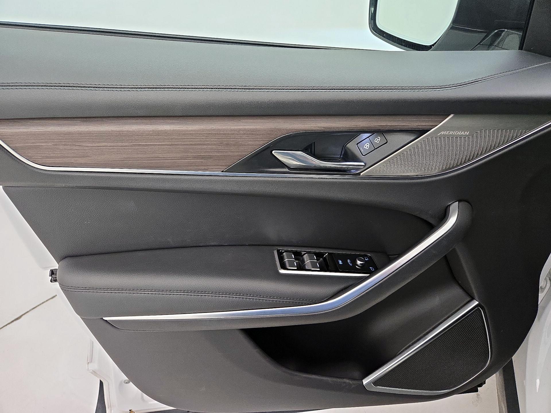 Thumbnail: 2021 Jaguar F-Pace - 12