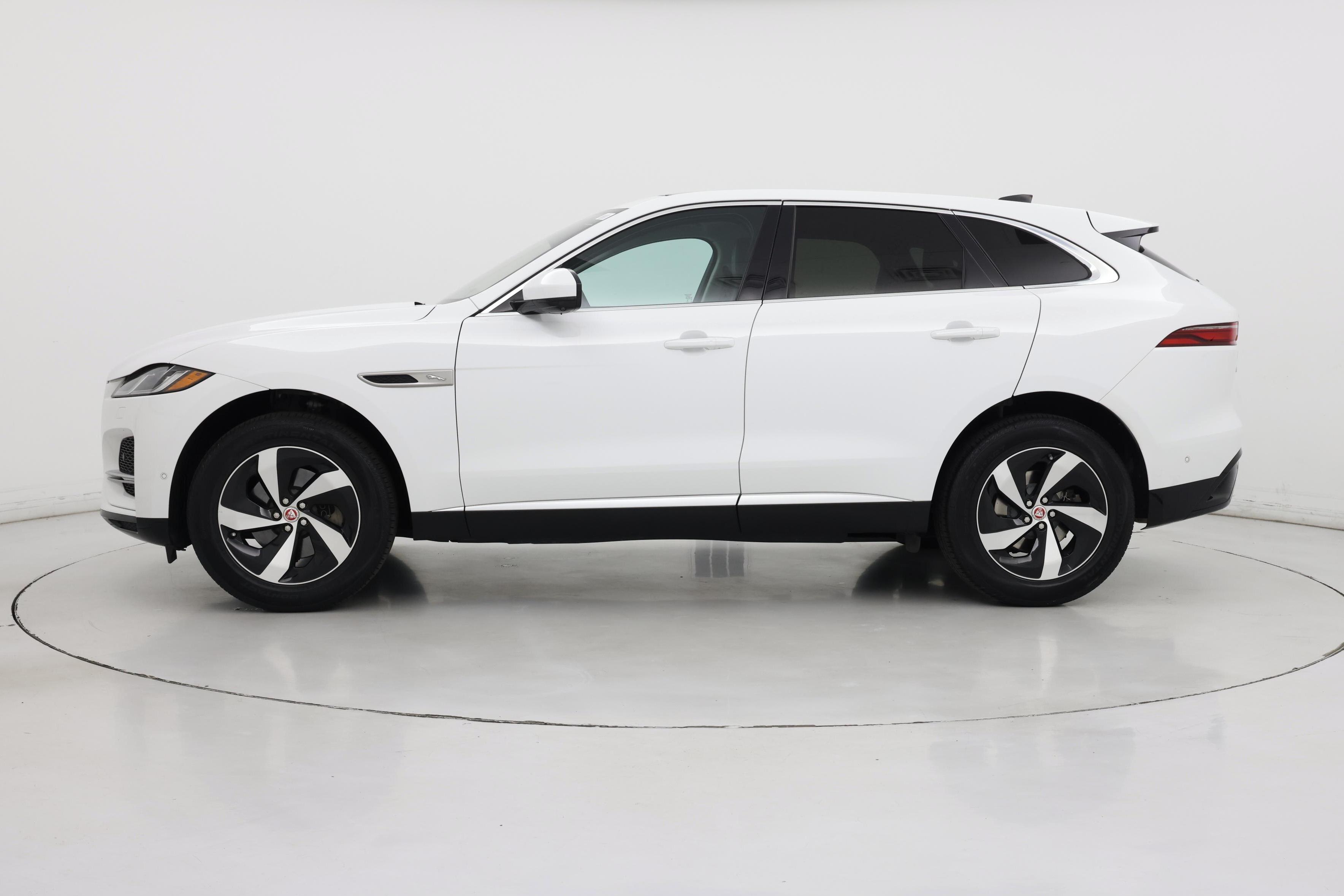 Thumbnail: 2021 Jaguar F-Pace - 3