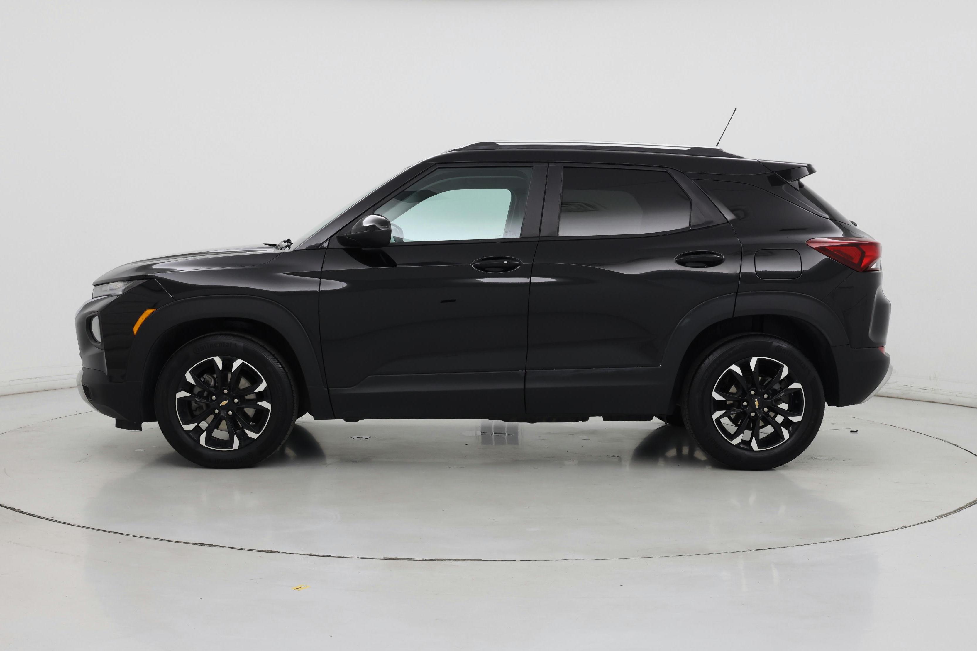 Thumbnail: 2023 Chevrolet TrailBlazer - 3