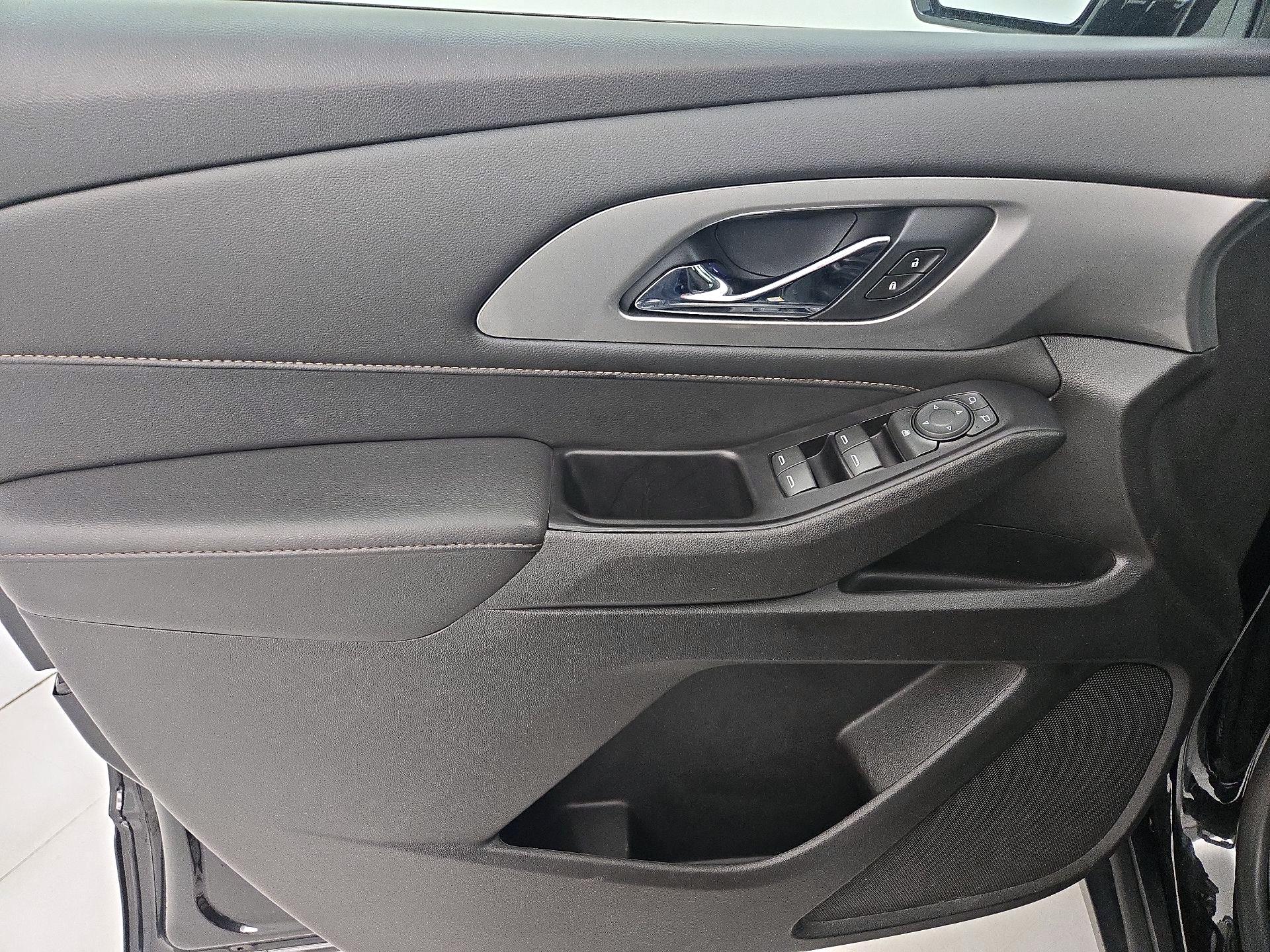 Thumbnail: 2019 Chevrolet Traverse - 12