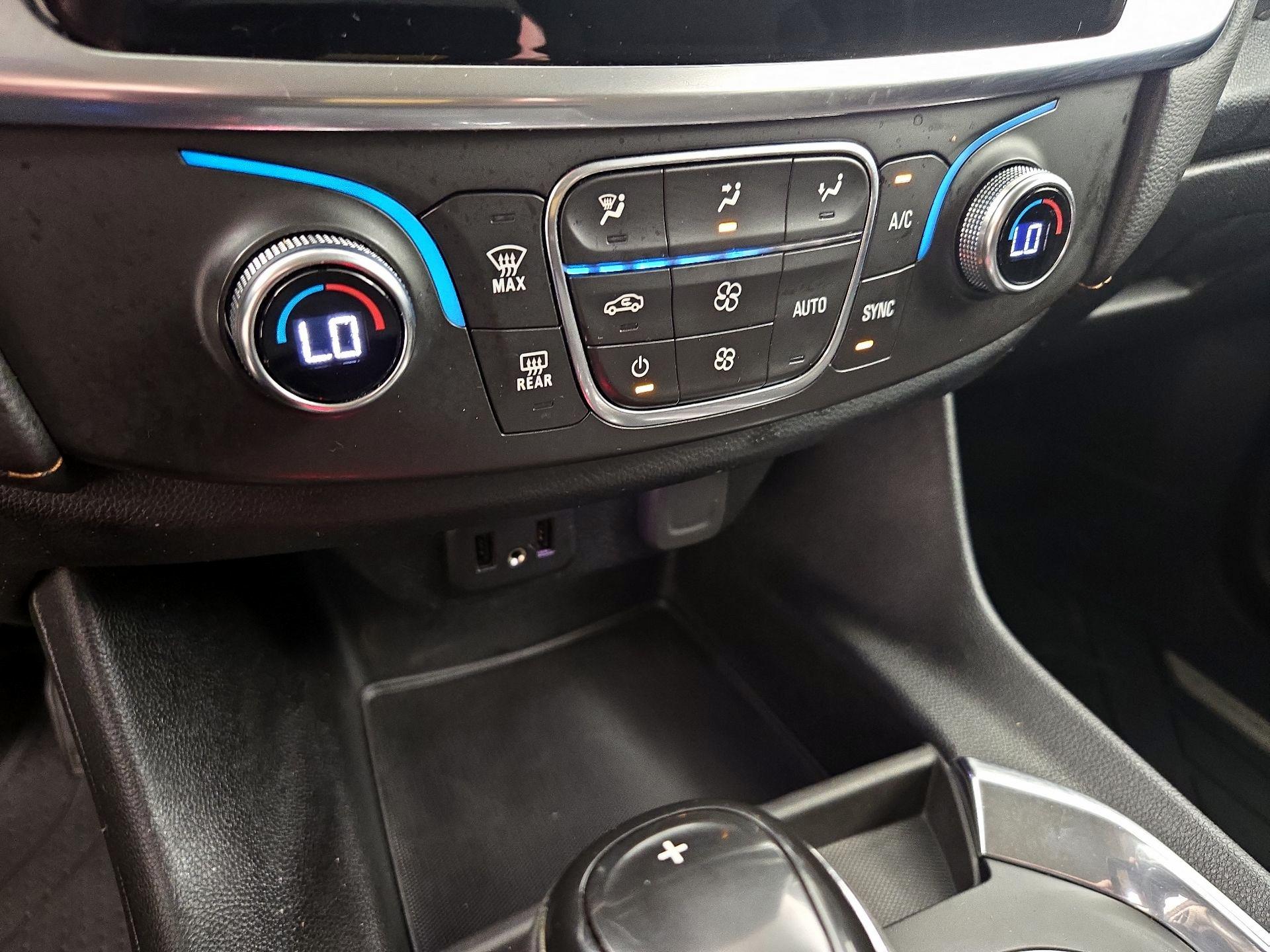Thumbnail: 2019 Chevrolet Traverse - 16