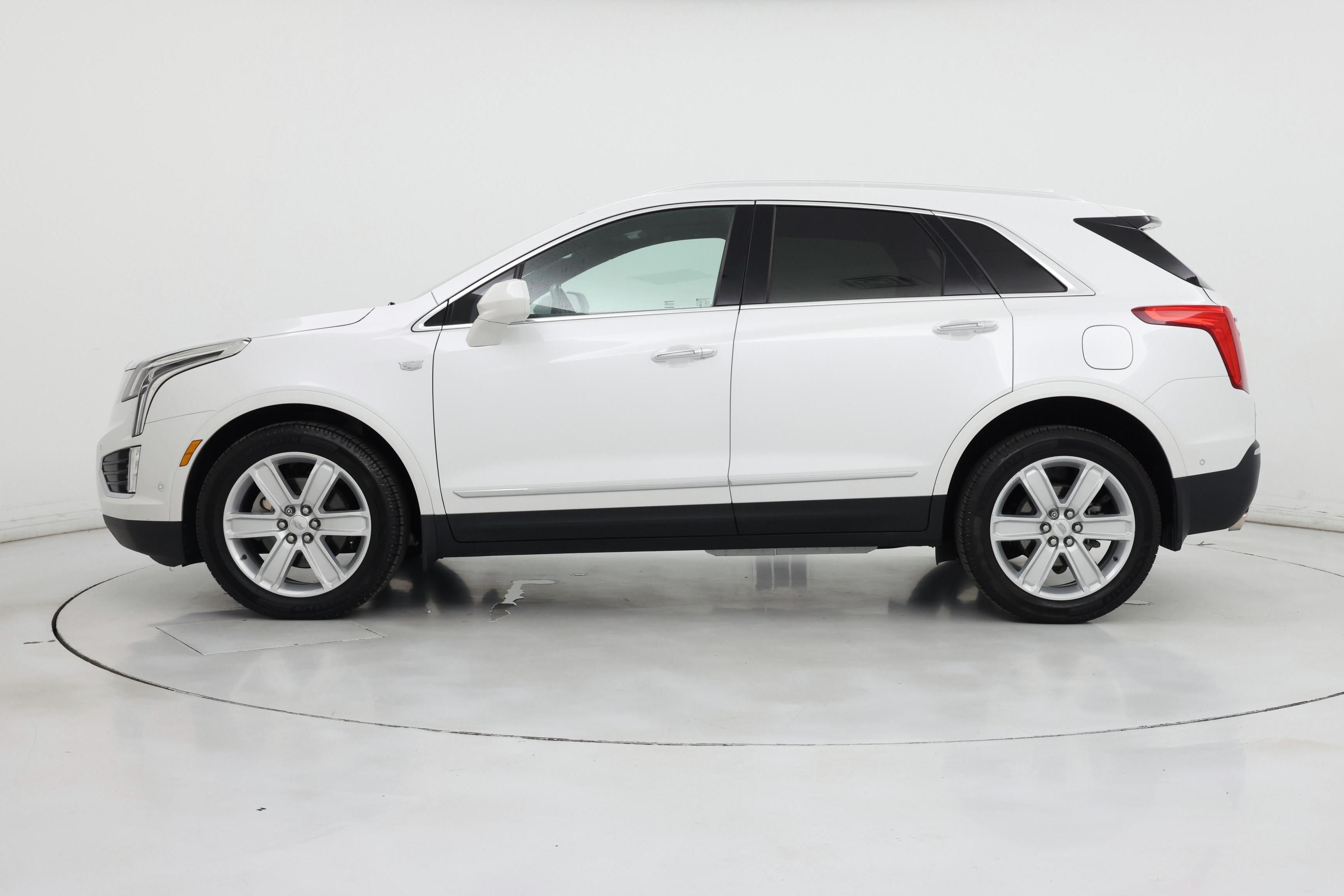 Thumbnail: 2019 Cadillac XT5 - 3