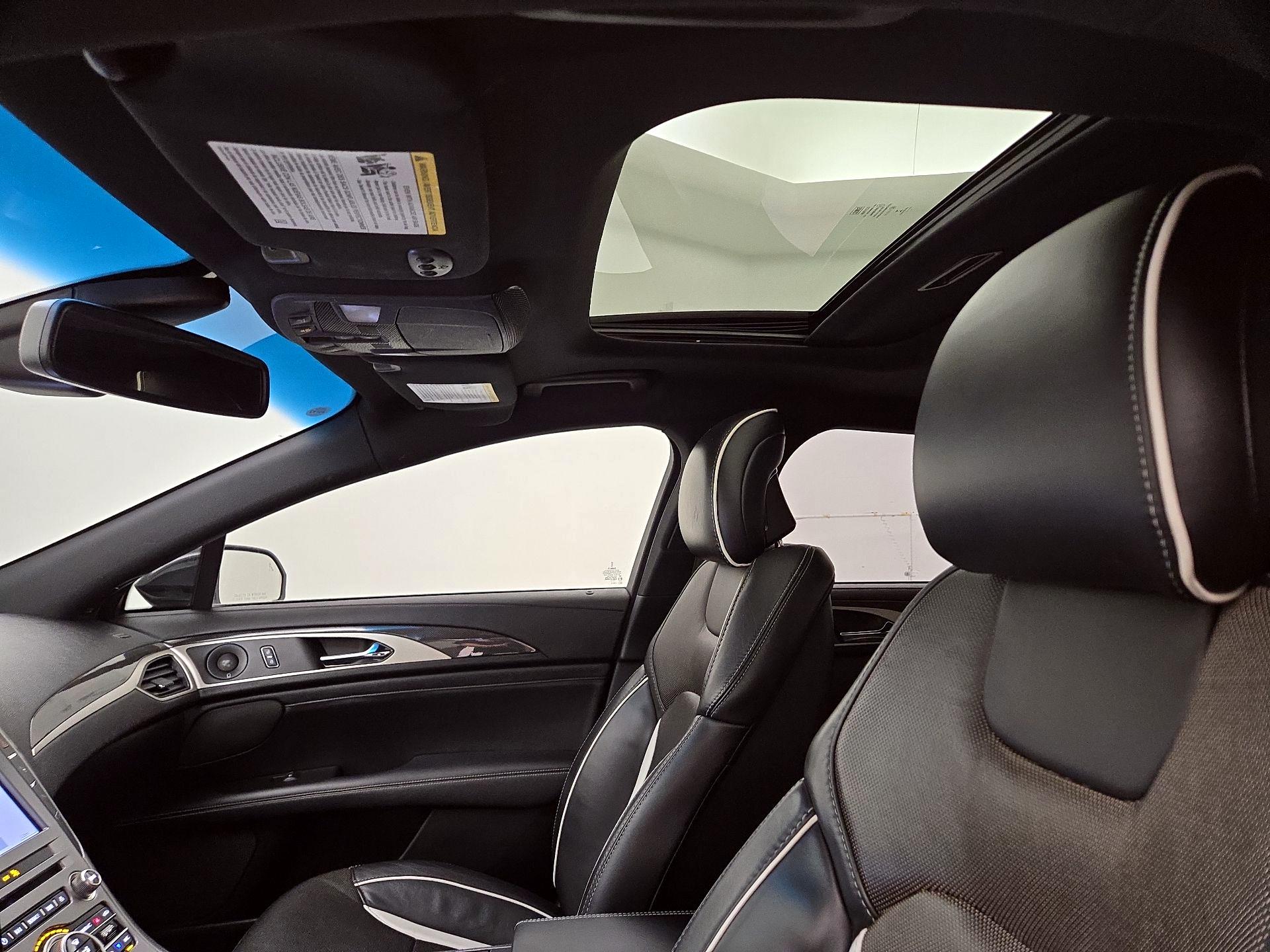 Thumbnail: 2017 Lincoln MKZ - 20
