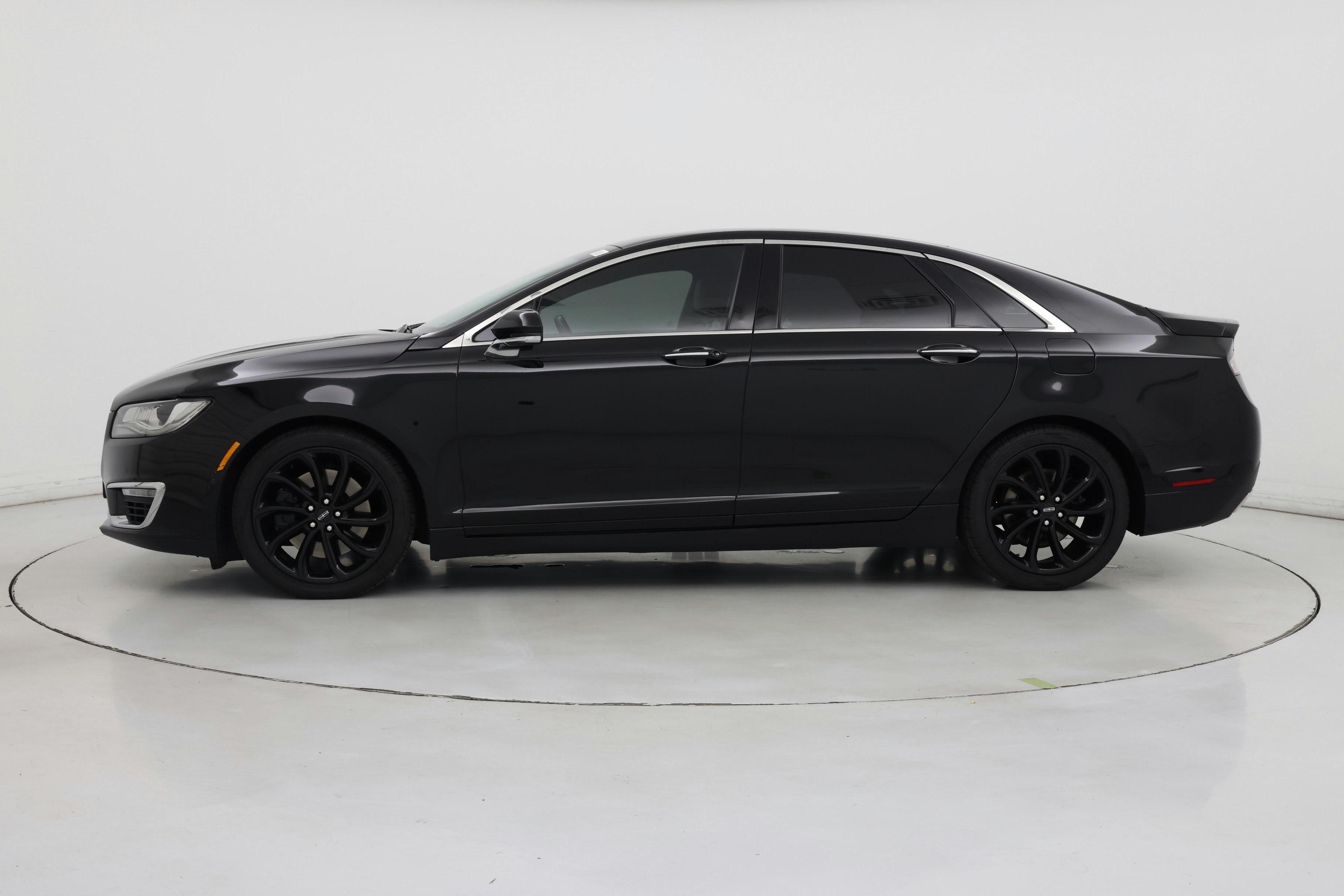 Thumbnail: 2017 Lincoln MKZ - 3