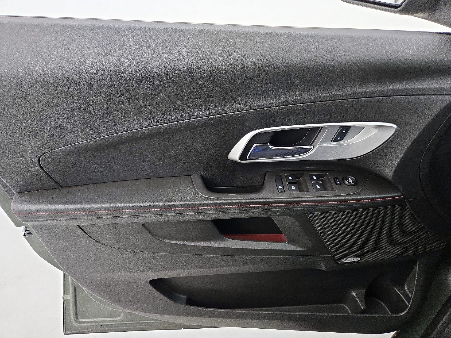 Thumbnail: 2015 Chevrolet Equinox - 12