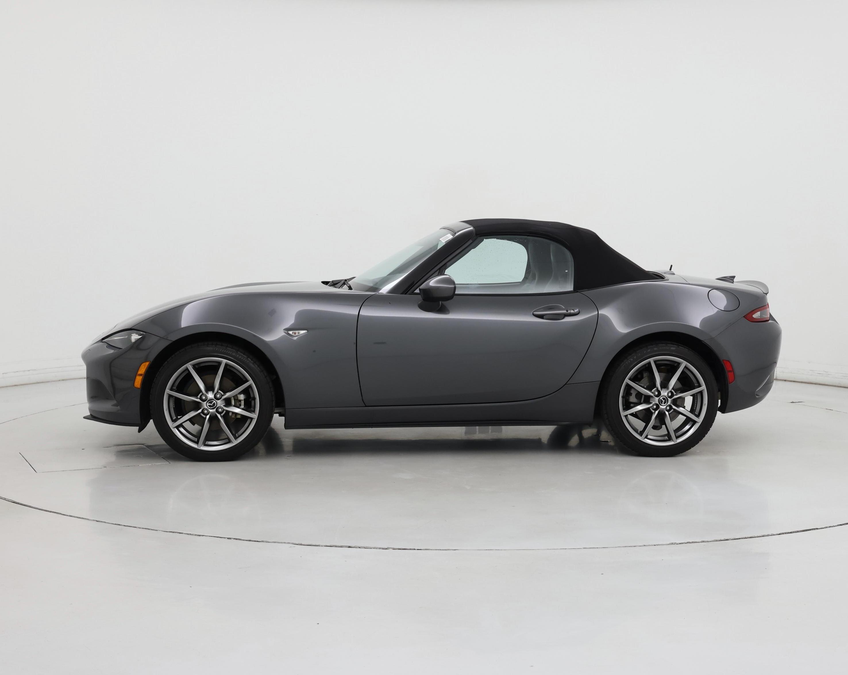 Thumbnail: 2021 Mazda MX-5 Miata - 3