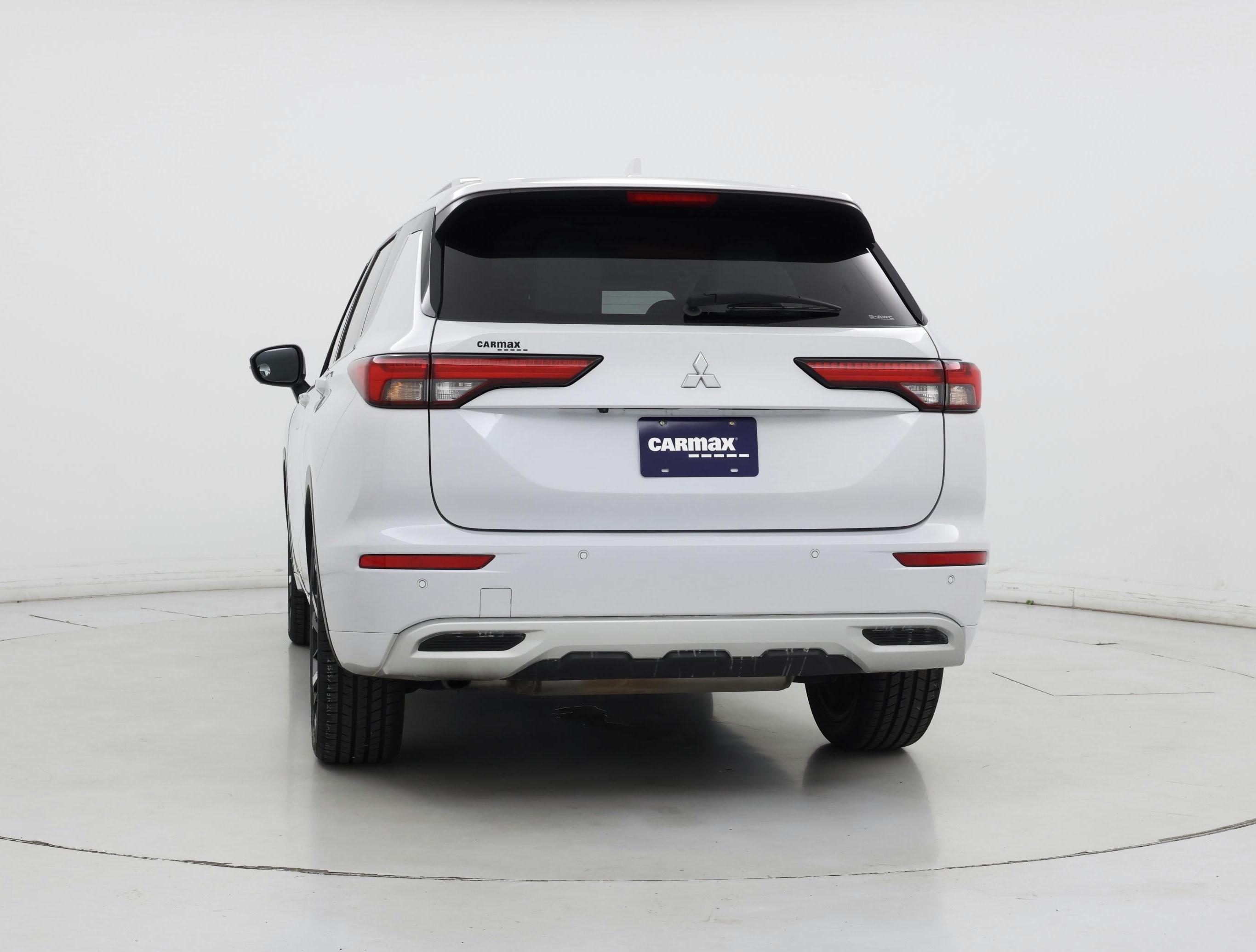 Thumbnail: 2022 Mitsubishi Outlander - 6