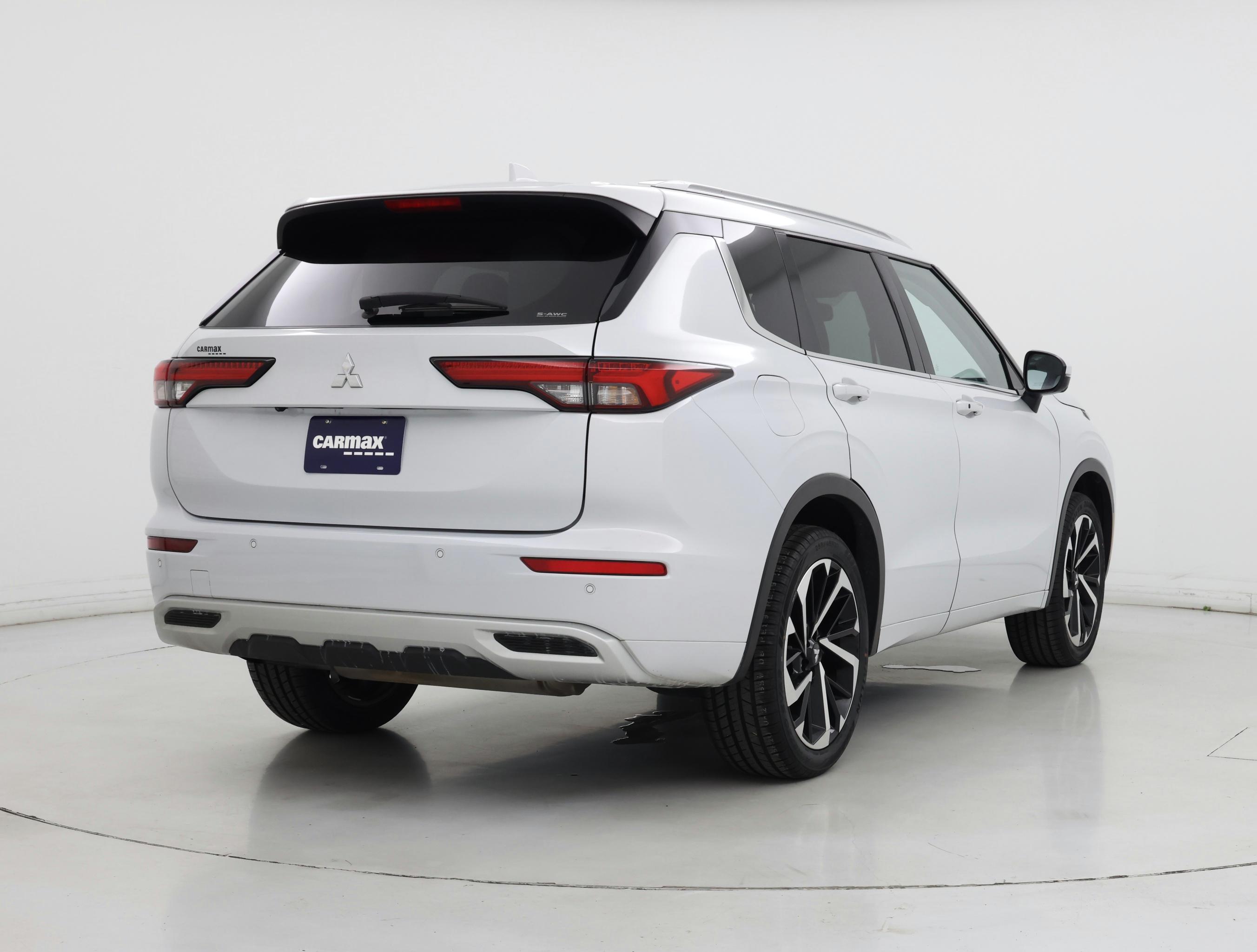 Thumbnail: 2022 Mitsubishi Outlander - 8