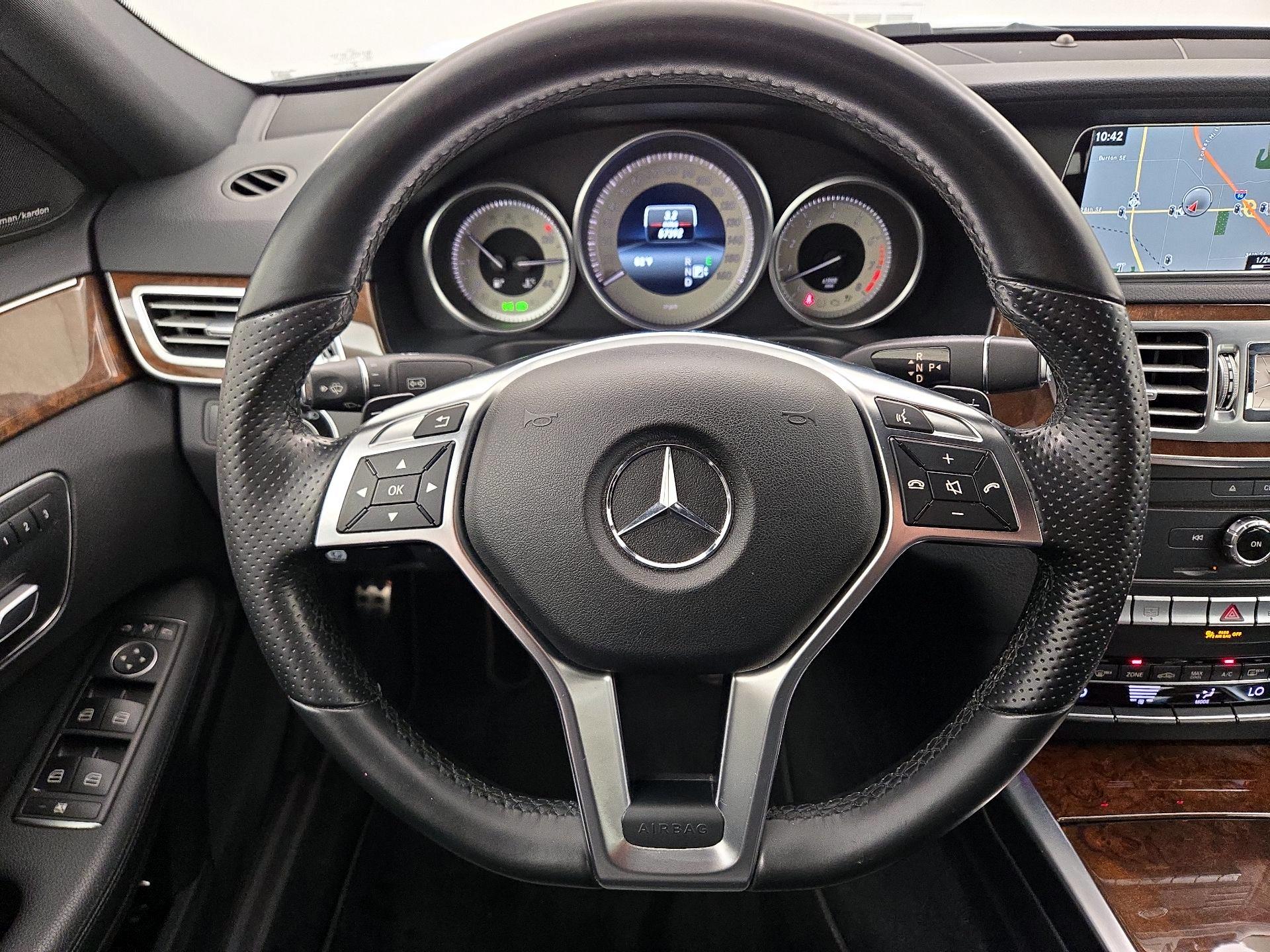 Thumbnail: 2016 Mercedes-Benz E-Class - 10