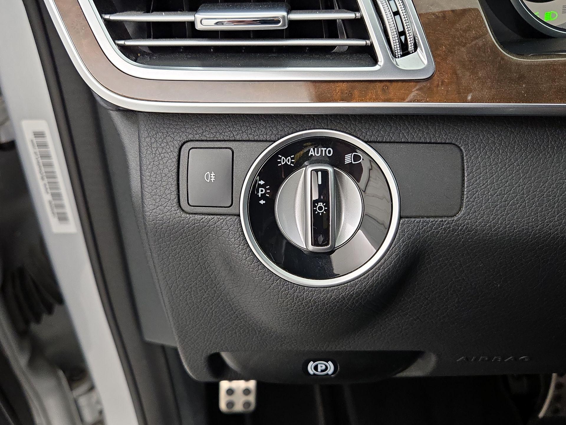 Thumbnail: 2016 Mercedes-Benz E-Class - 13
