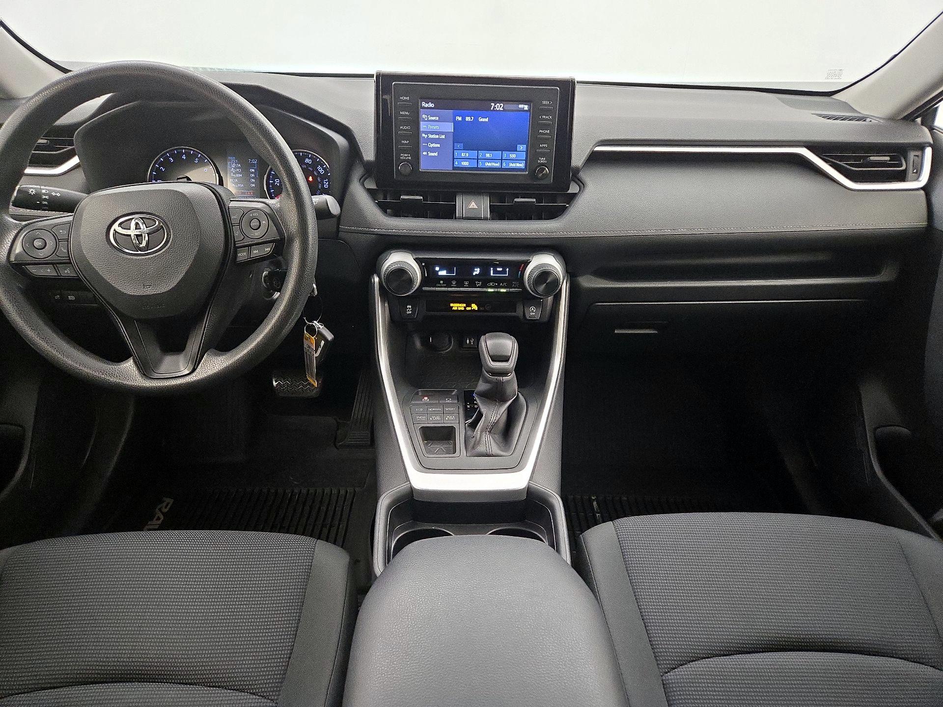 Thumbnail: 2019 Toyota RAV4 - 9
