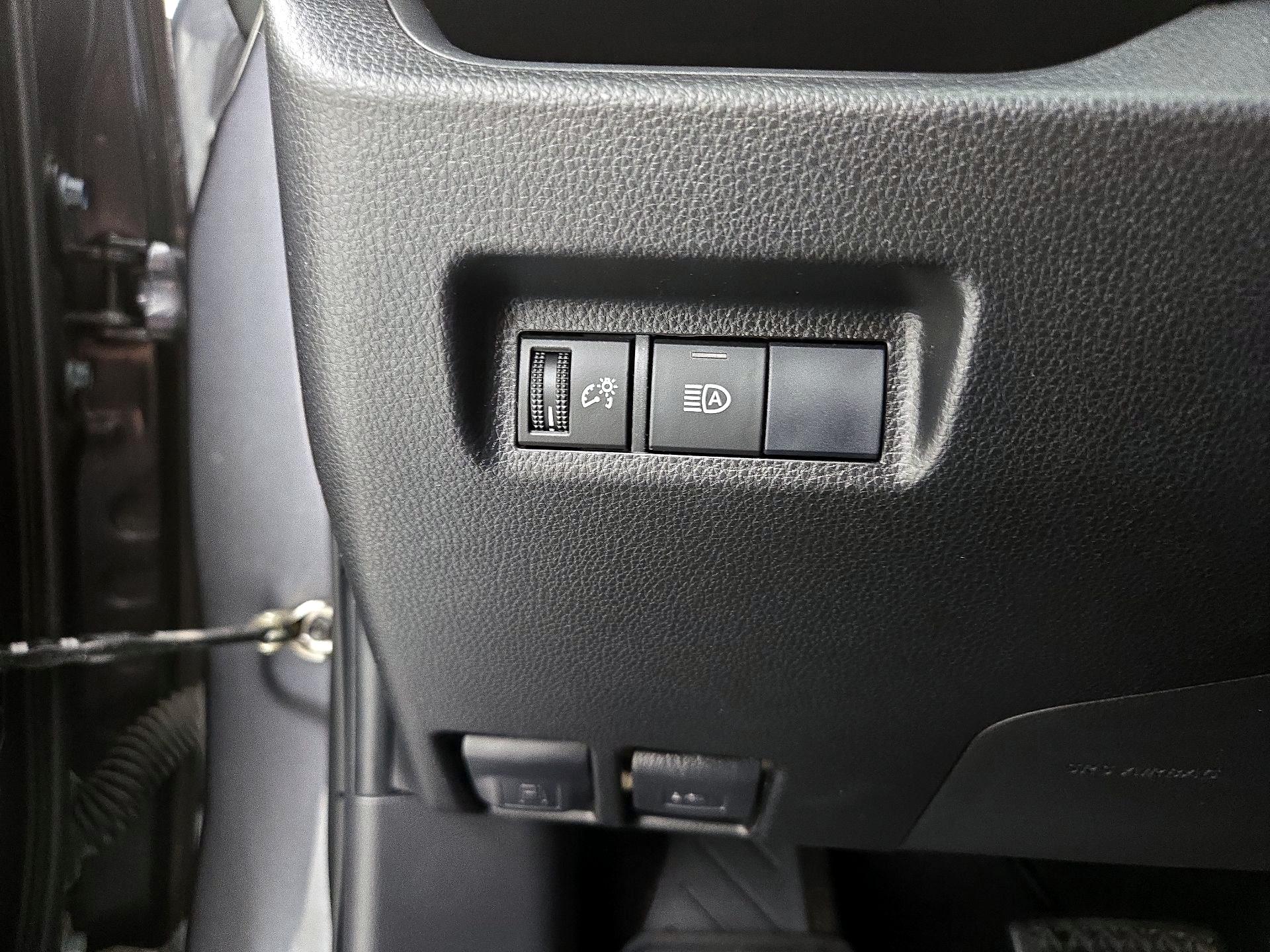 Thumbnail: 2019 Toyota RAV4 - 13