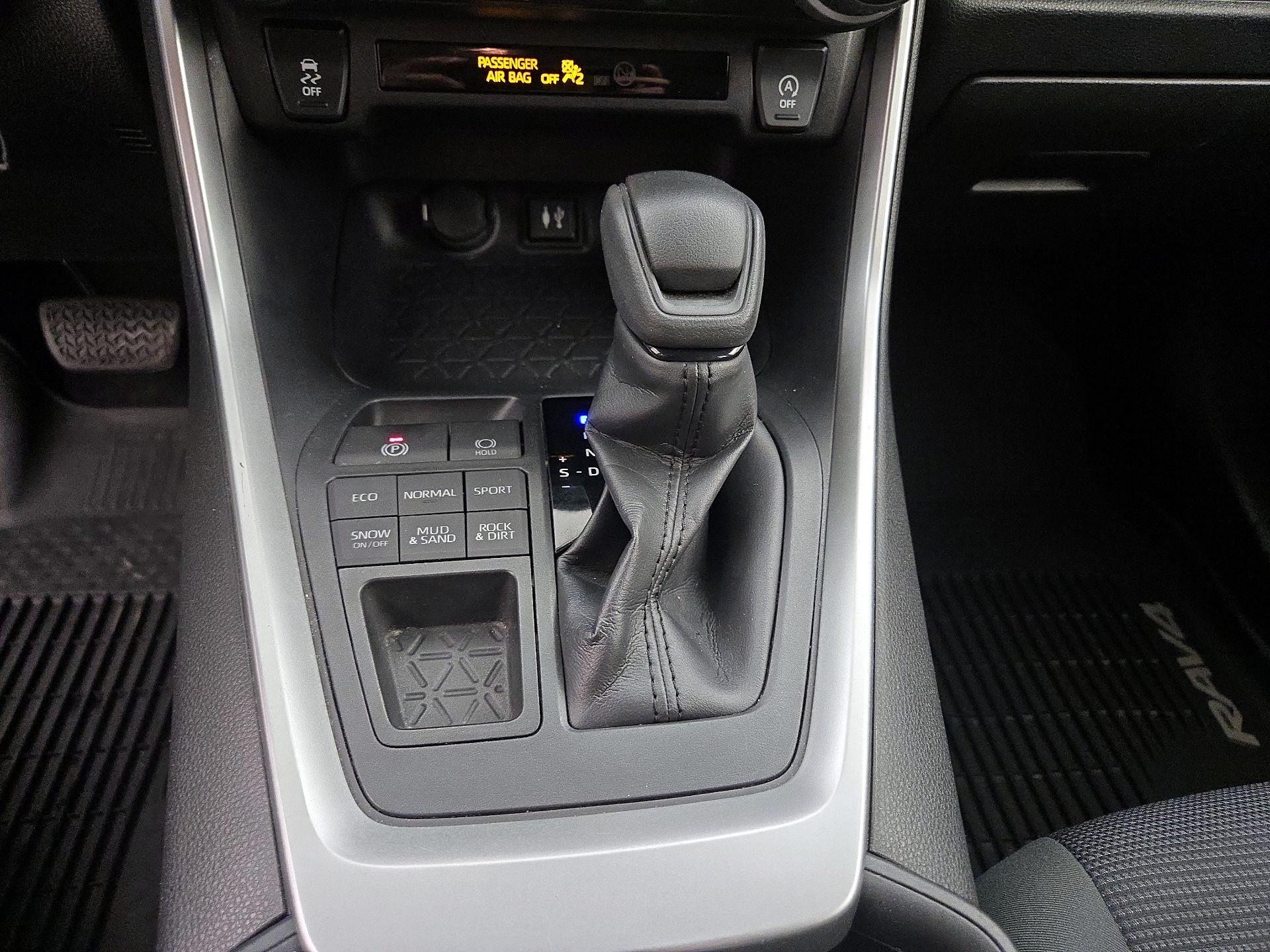 Thumbnail: 2019 Toyota RAV4 - 17