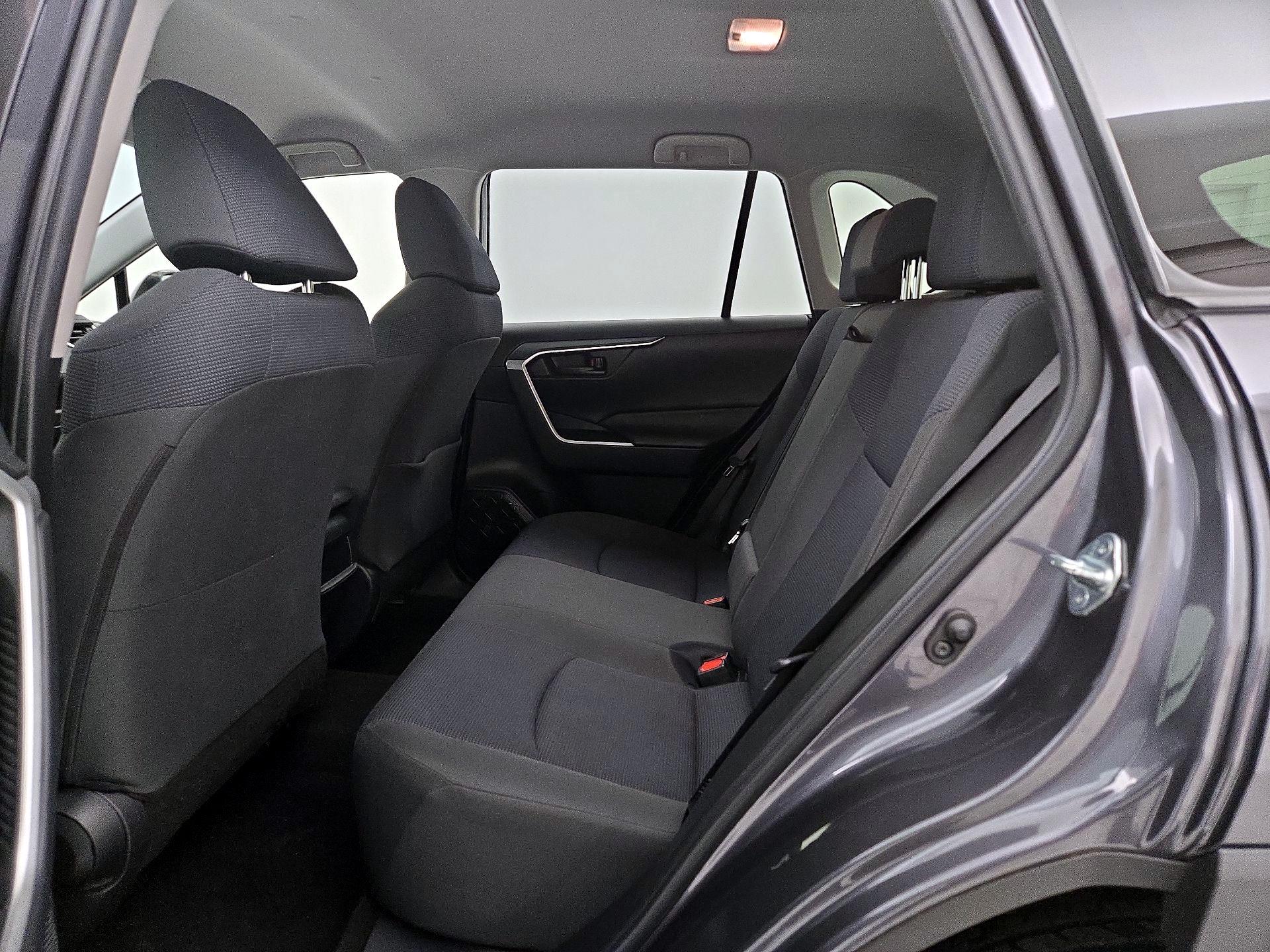 Thumbnail: 2019 Toyota RAV4 - 19